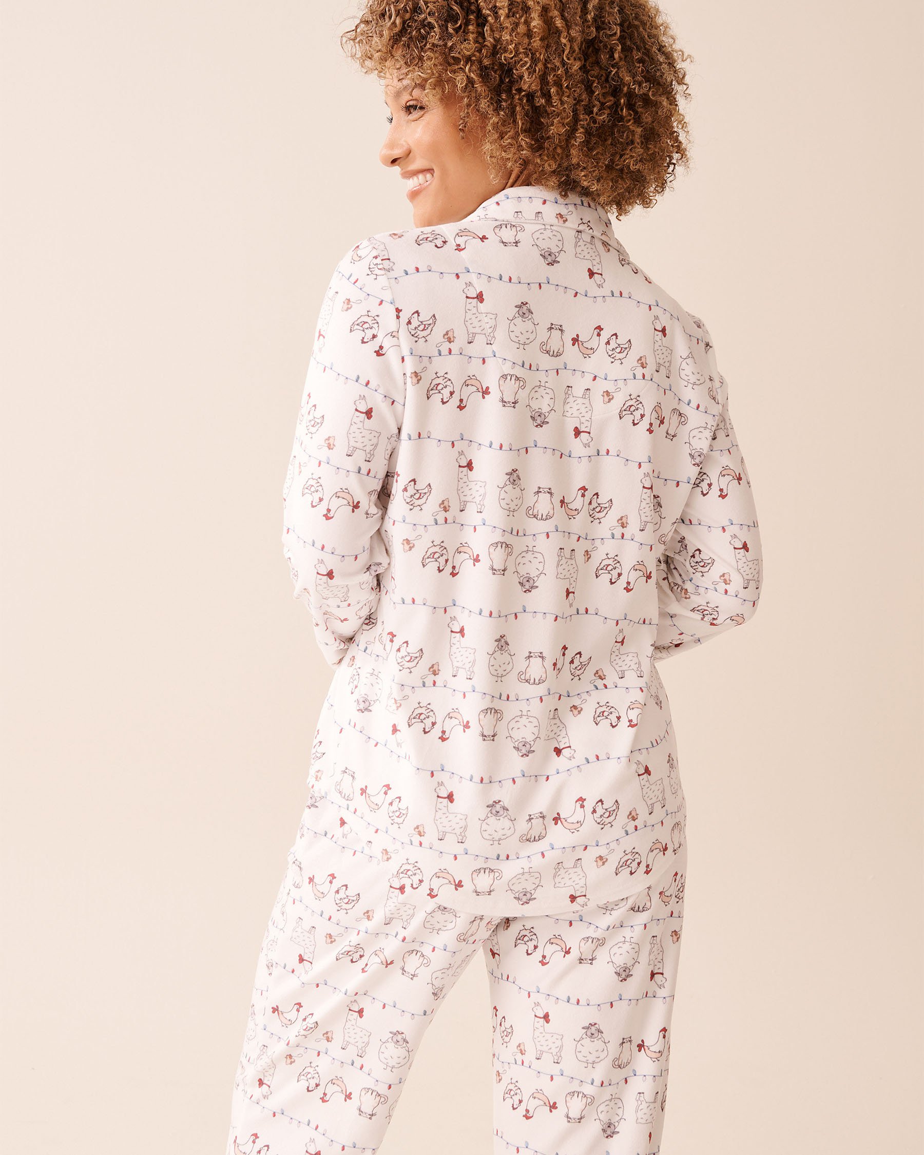 LA VIE EN ROSE Farm Friends Print Soft Velour Button-down Shirt White/Farm Animals 40100799 - View2