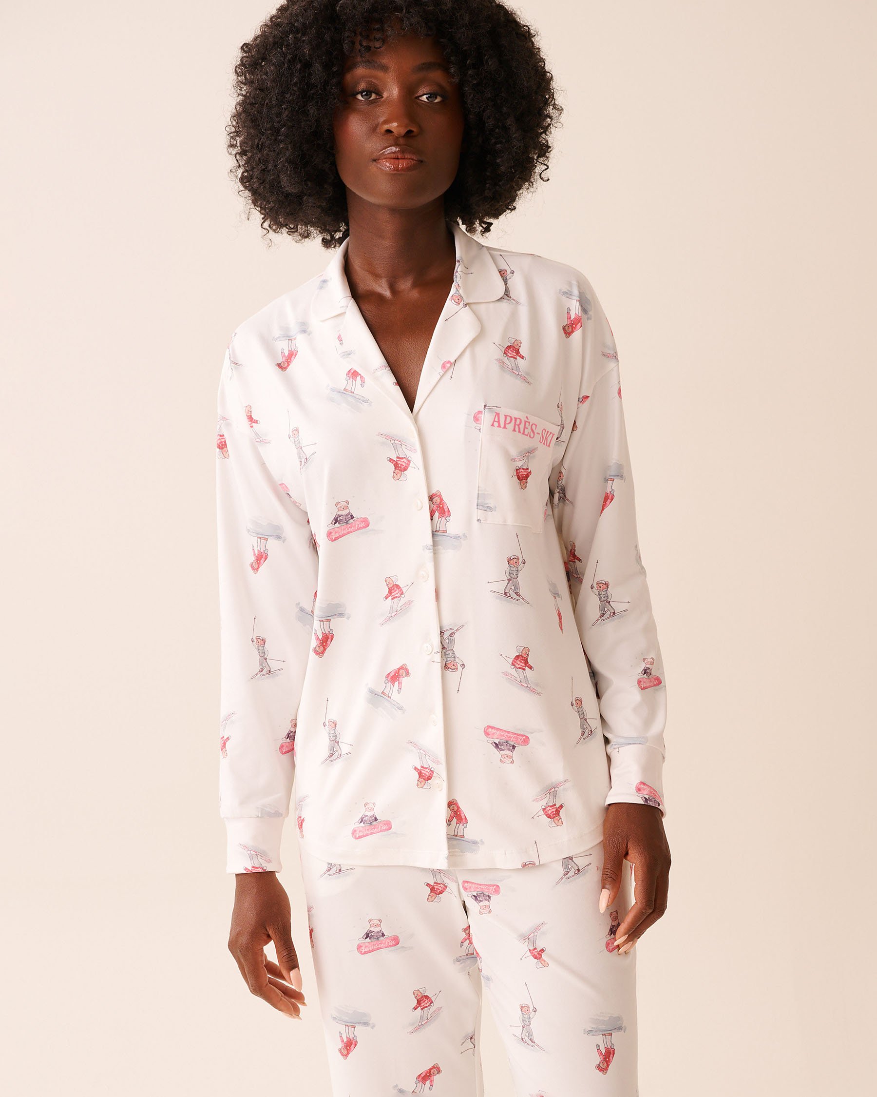 LA VIE EN ROSE Après-Ski Print Super Soft Button-down Shirt White/Skiing Bears 40100811 - View1