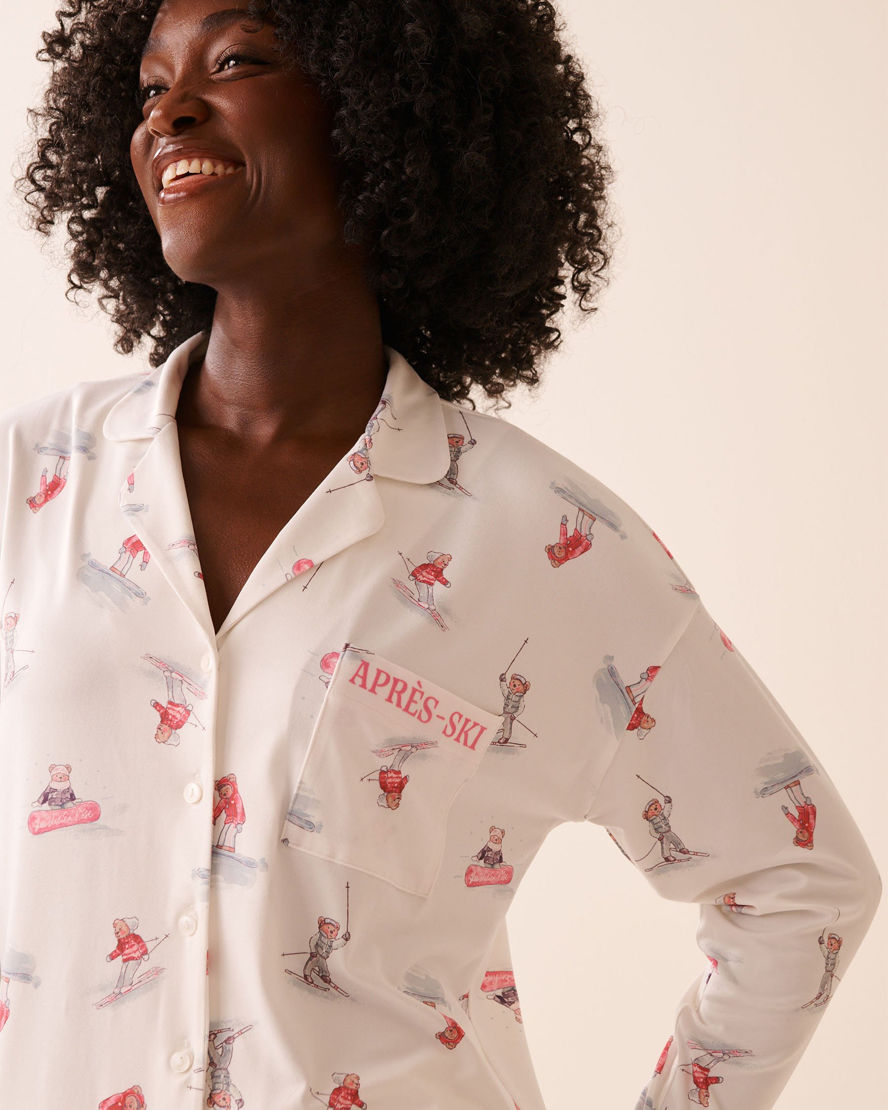 LA VIE EN ROSE Après-Ski Print Super Soft Button-down Shirt White/Skiing Bears 40100811 - View3