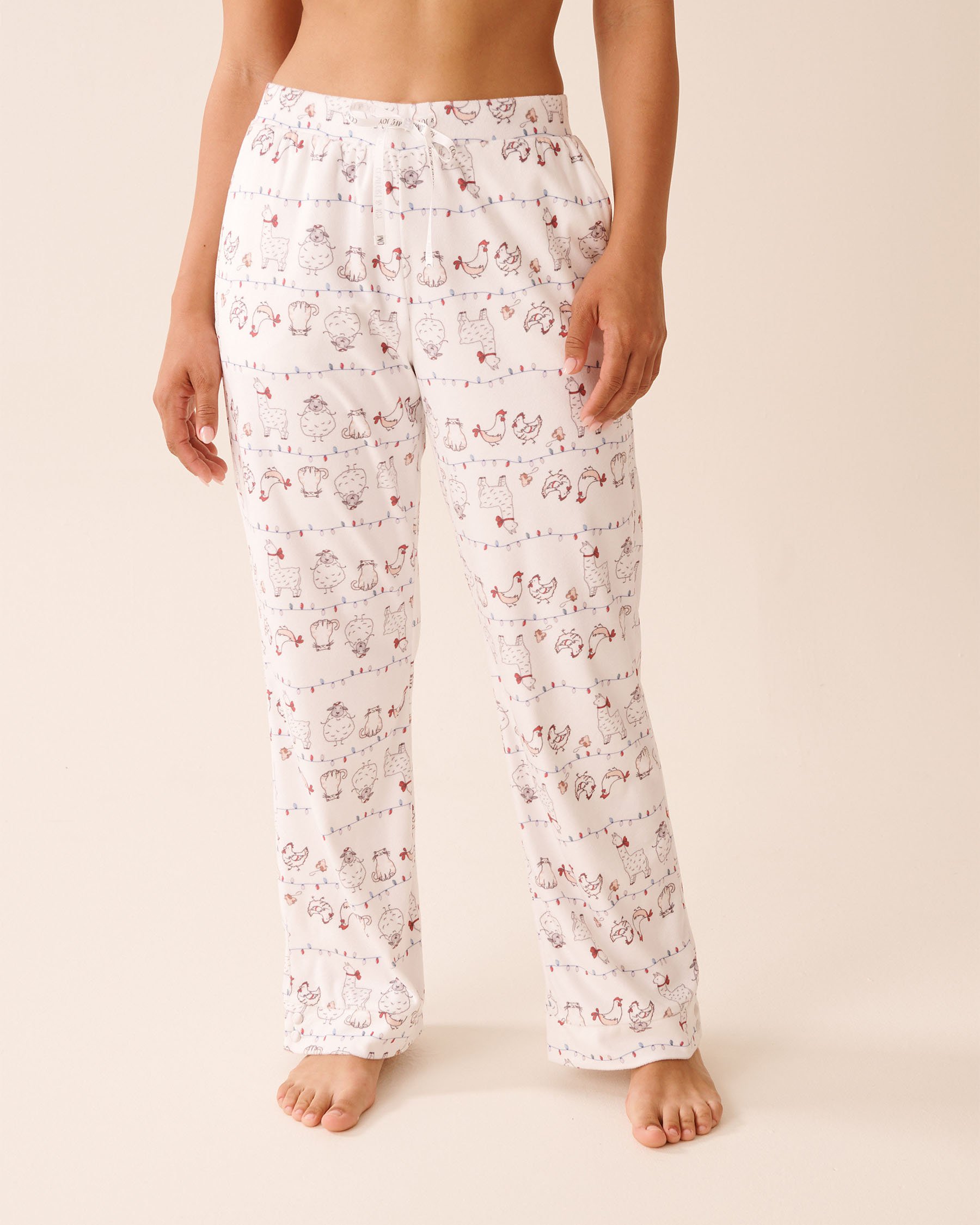 LA VIE EN ROSE Farm Friends Print Soft Velour Pajama Pants White/Farm Animals 40200787 - View1