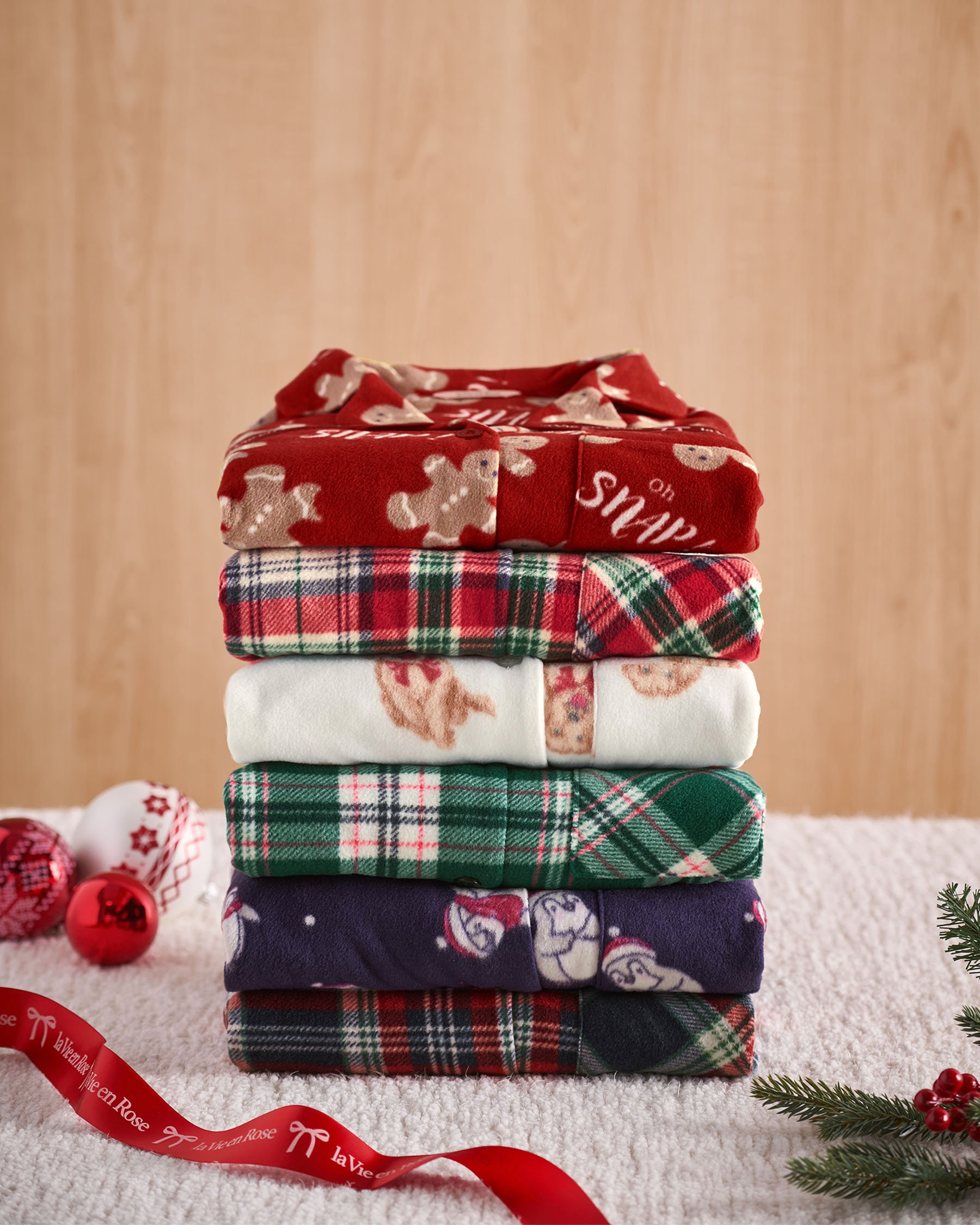 LA VIE EN ROSE Red Plaid Microfleece PJ Set Red & White Plaid 40400090 - View7