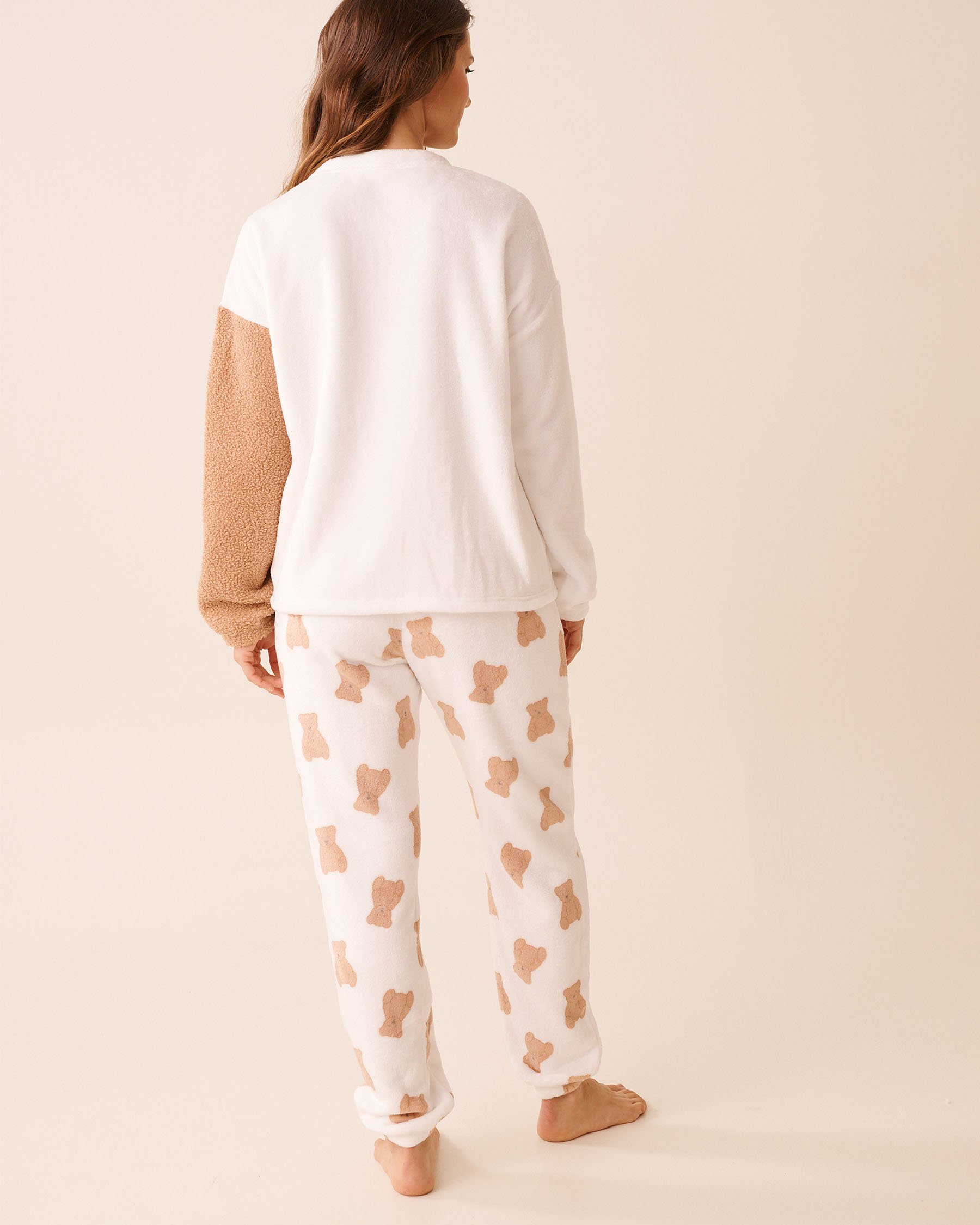 LA VIE EN ROSE Teddy Bear Print Soft Plush PJ Set White/Teddy Bear 40400091 - View2