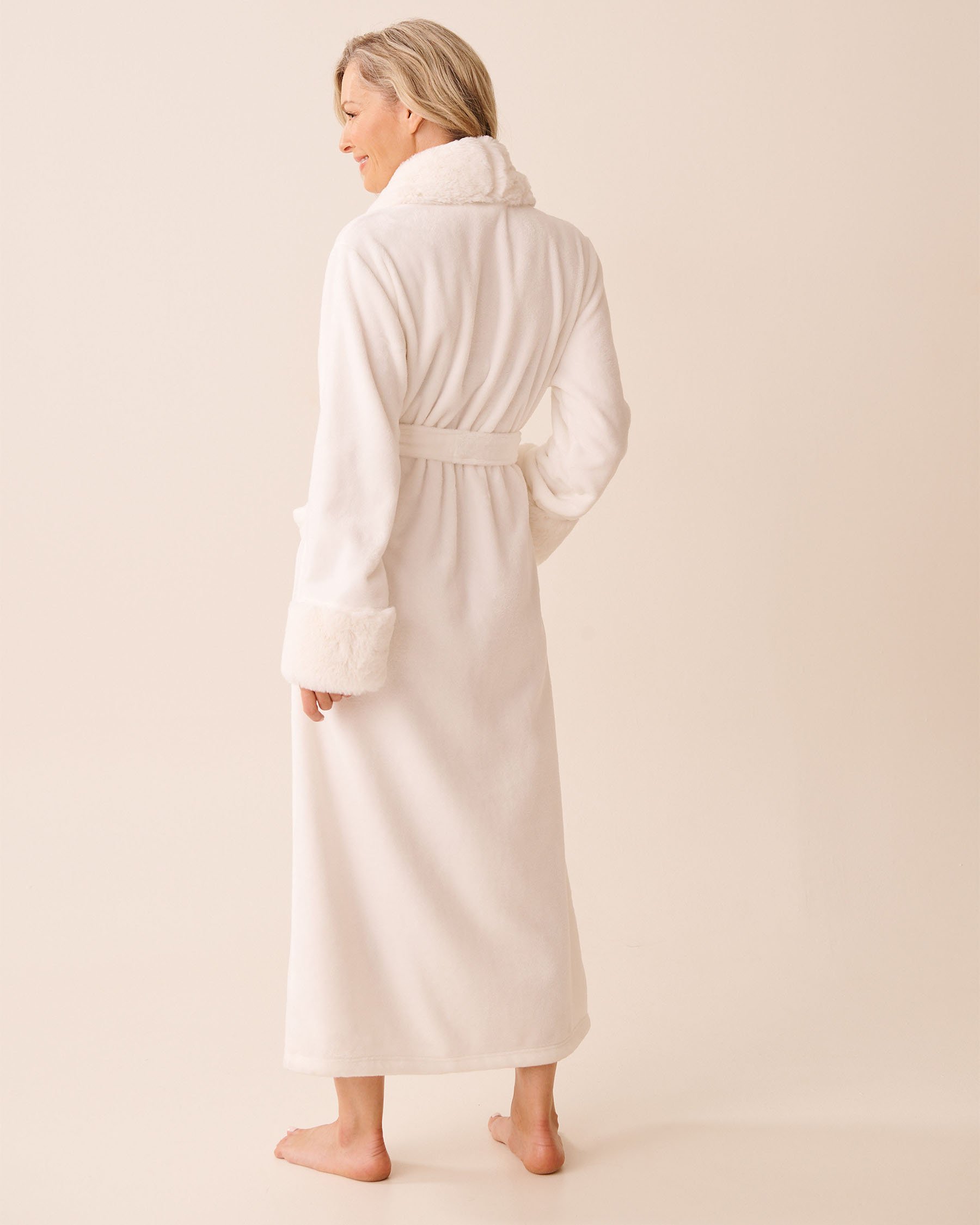 LA VIE EN ROSE Robe de chambre en peluche avec col en fausse fourrure Blanc neige 40600217 - View2