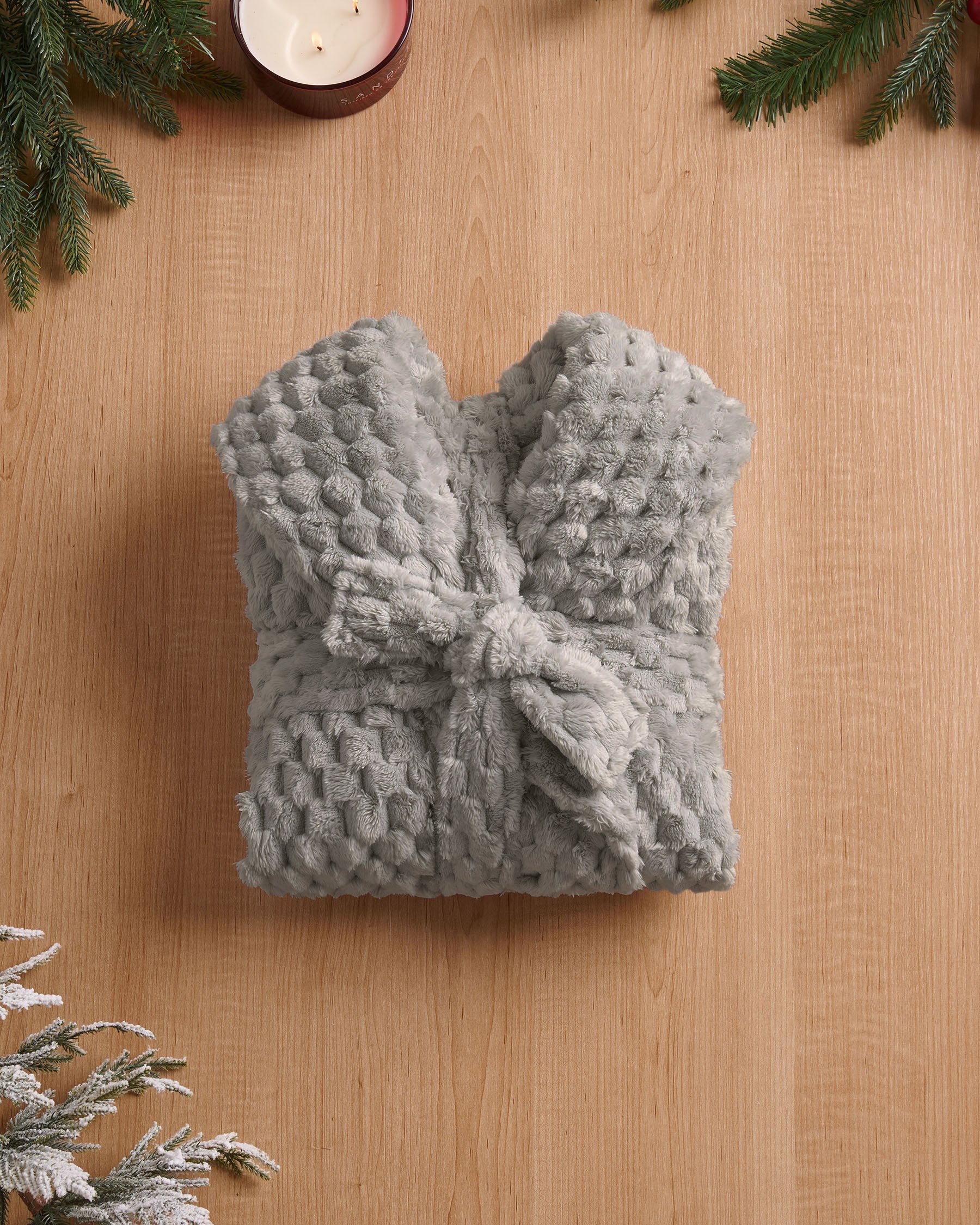 LA VIE EN ROSE Soft Plush Quilted Effect Robe Grey 40600219 - View4