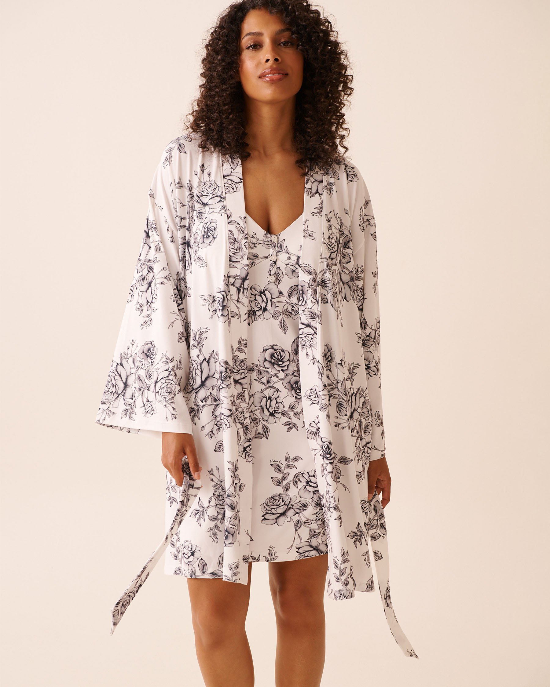 LA VIE EN ROSE Black Rose Print Super Soft Kimono Black & White Roses 40600226 - View6