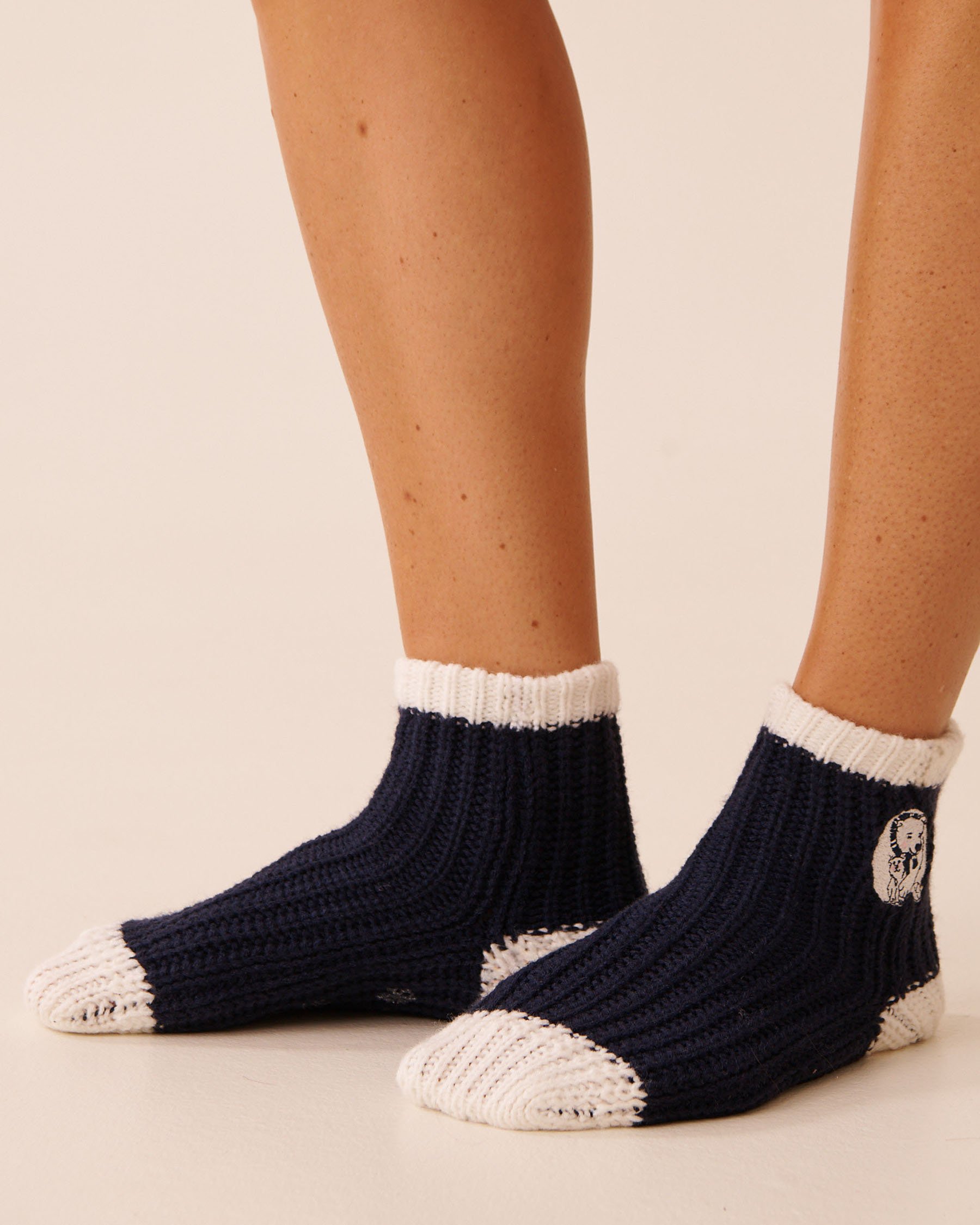 LA VIE EN ROSE Embroidered Polar Bear Socks Blue/Polar Bear 40700423 - View3