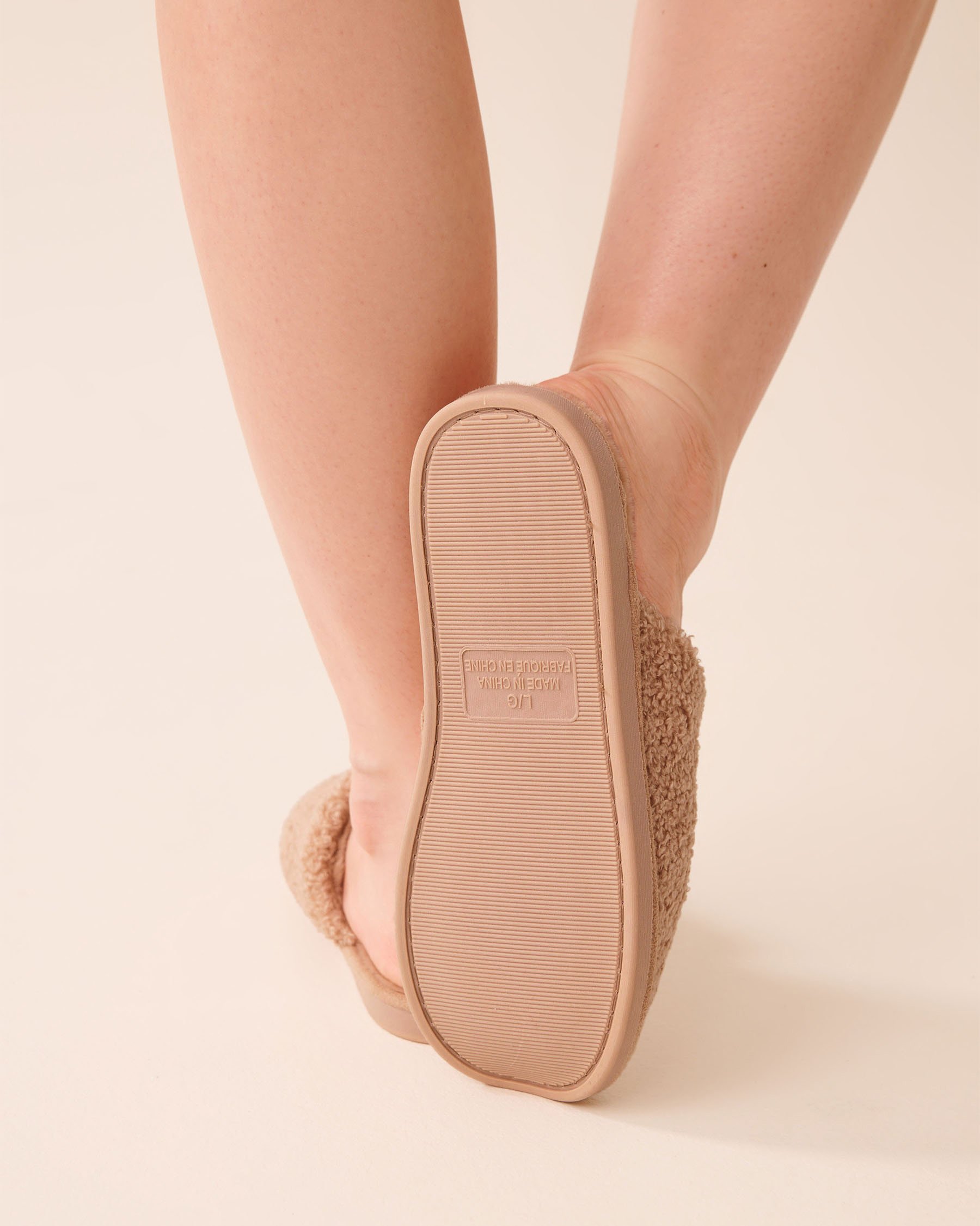 LA VIE EN ROSE Deer Embroidered Curly Fur Slippers Light Brown/Deer 40700437 - View2