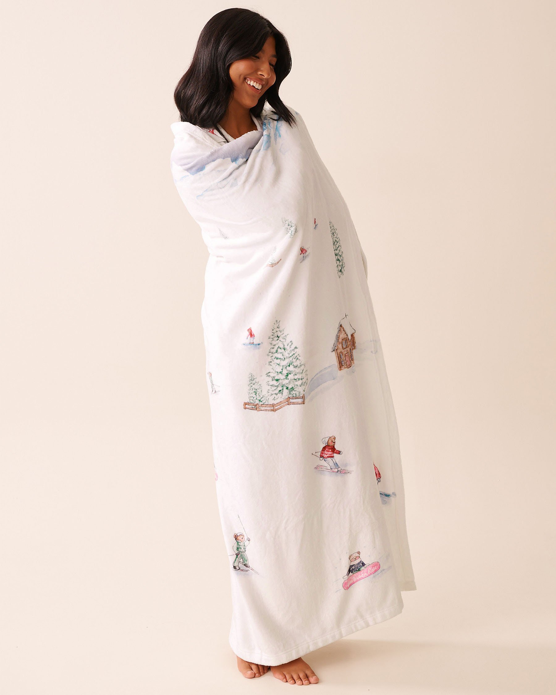 LA VIE EN ROSE Après-Ski Soft Plush Blanket White/Skiing Bears 40700441 - View2