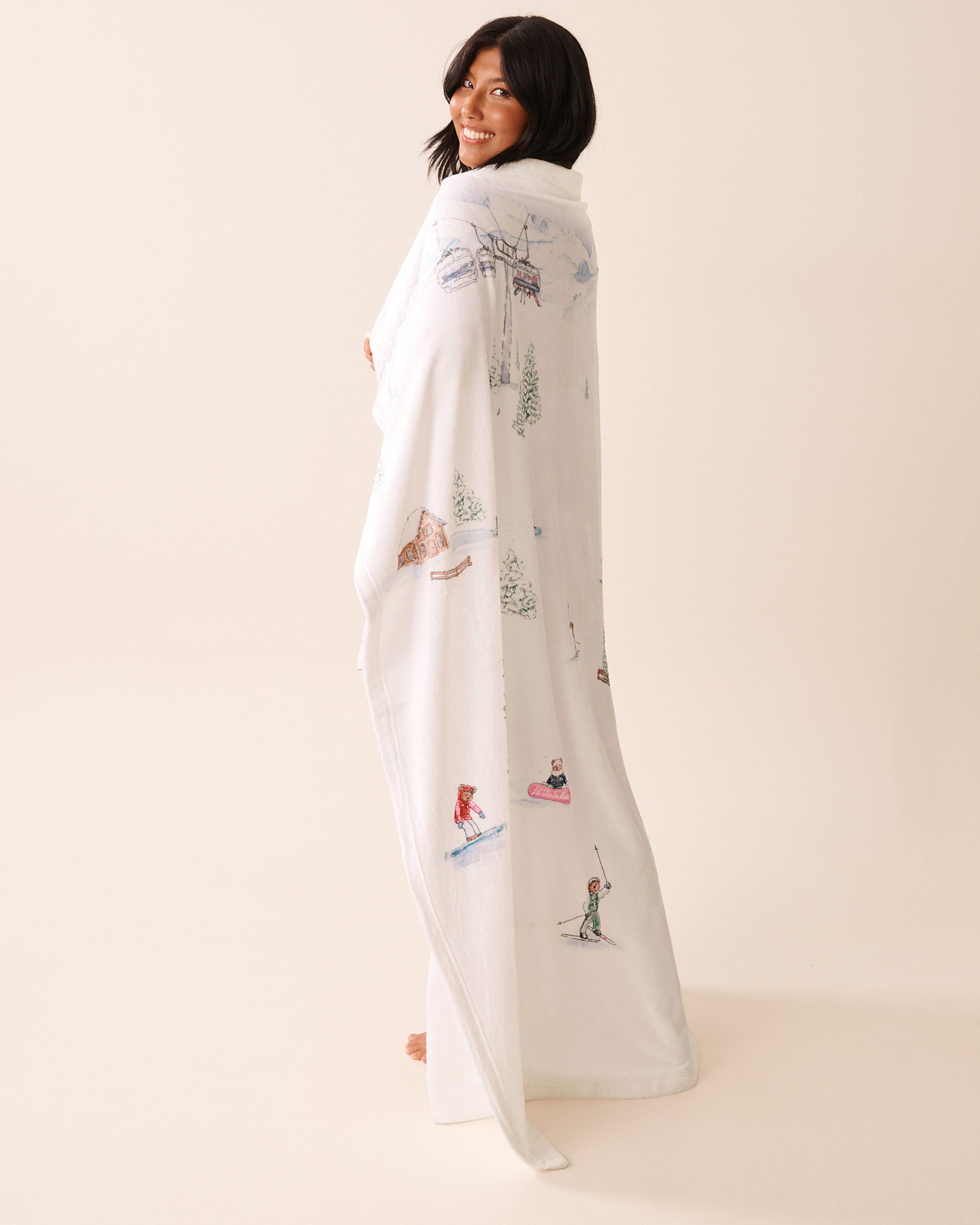 LA VIE EN ROSE Après-Ski Soft Plush Blanket White/Skiing Bears 40700441 - View3