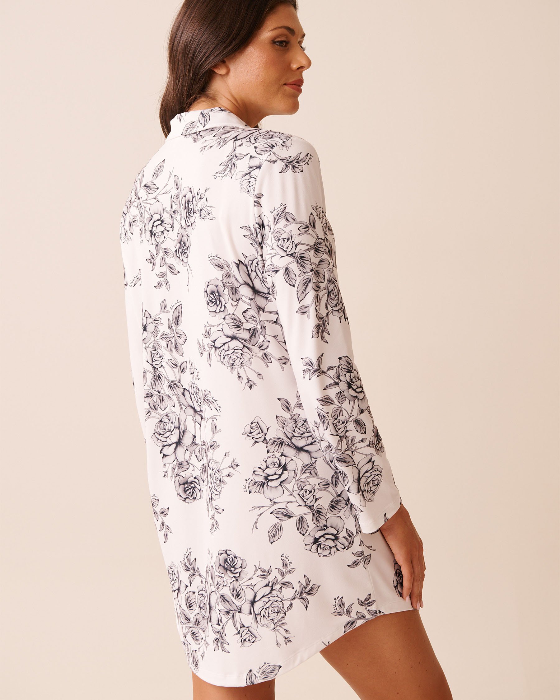 LA VIE EN ROSE Black Rose Print Super Soft Long Sleeve Sleepshirt Black & White Roses 40500469 - View2