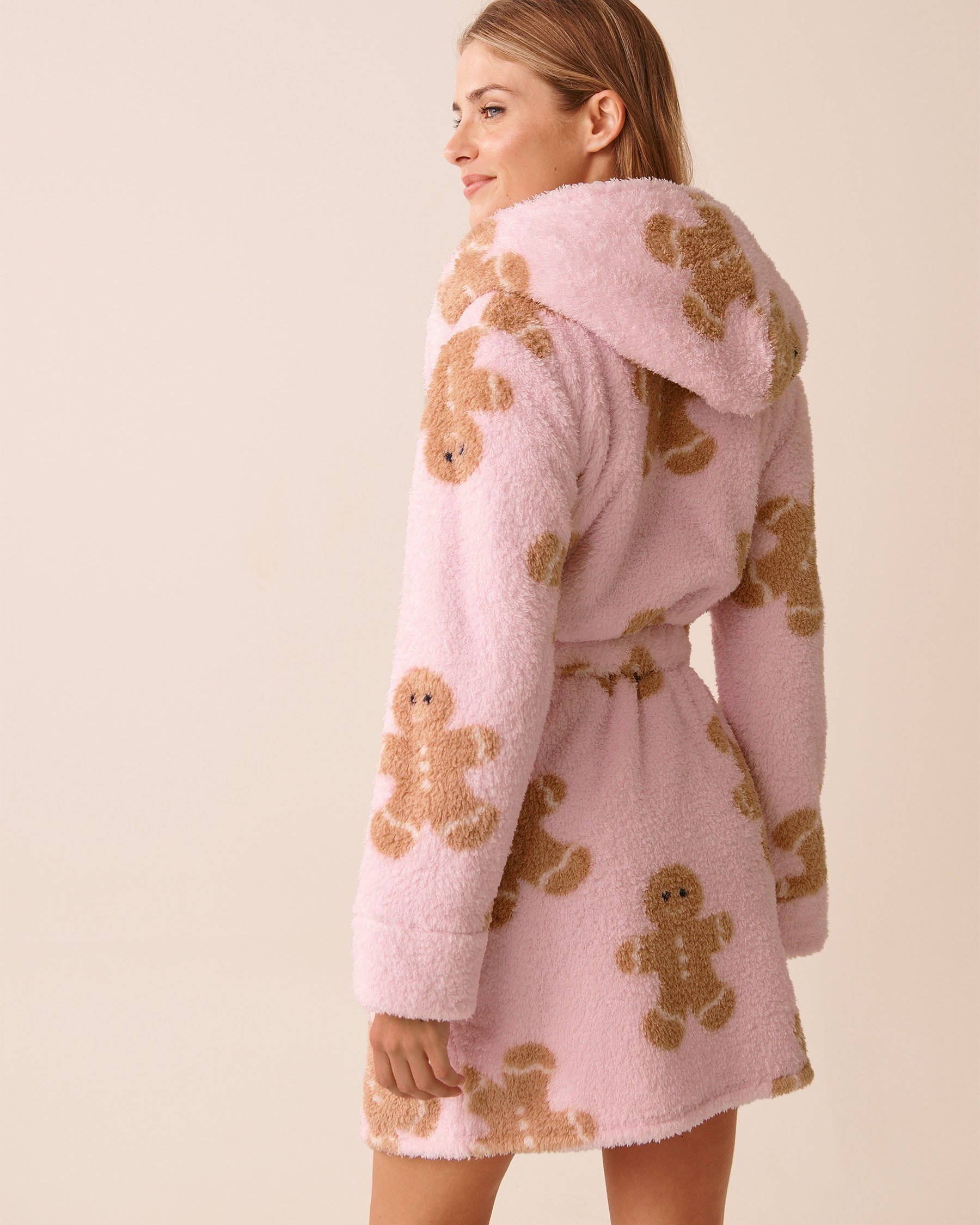 LA VIE EN ROSE Gingerbread Print Soft Plush Hooded Robe Pink/Gingerbreads 40600215 - View2