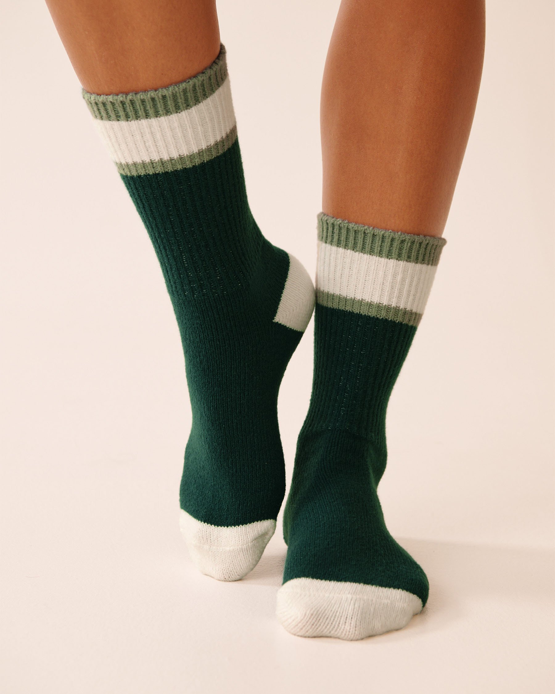 LA VIE EN ROSE Mid-calf Knit Socks Fir Green 40700424 - View1