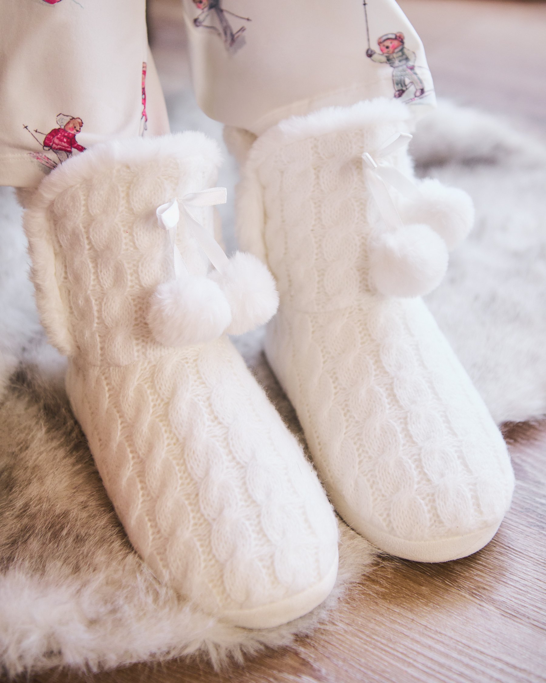 LA VIE EN ROSE Pompom Knitted Bootie Slippers Snow White 40700443 - View2