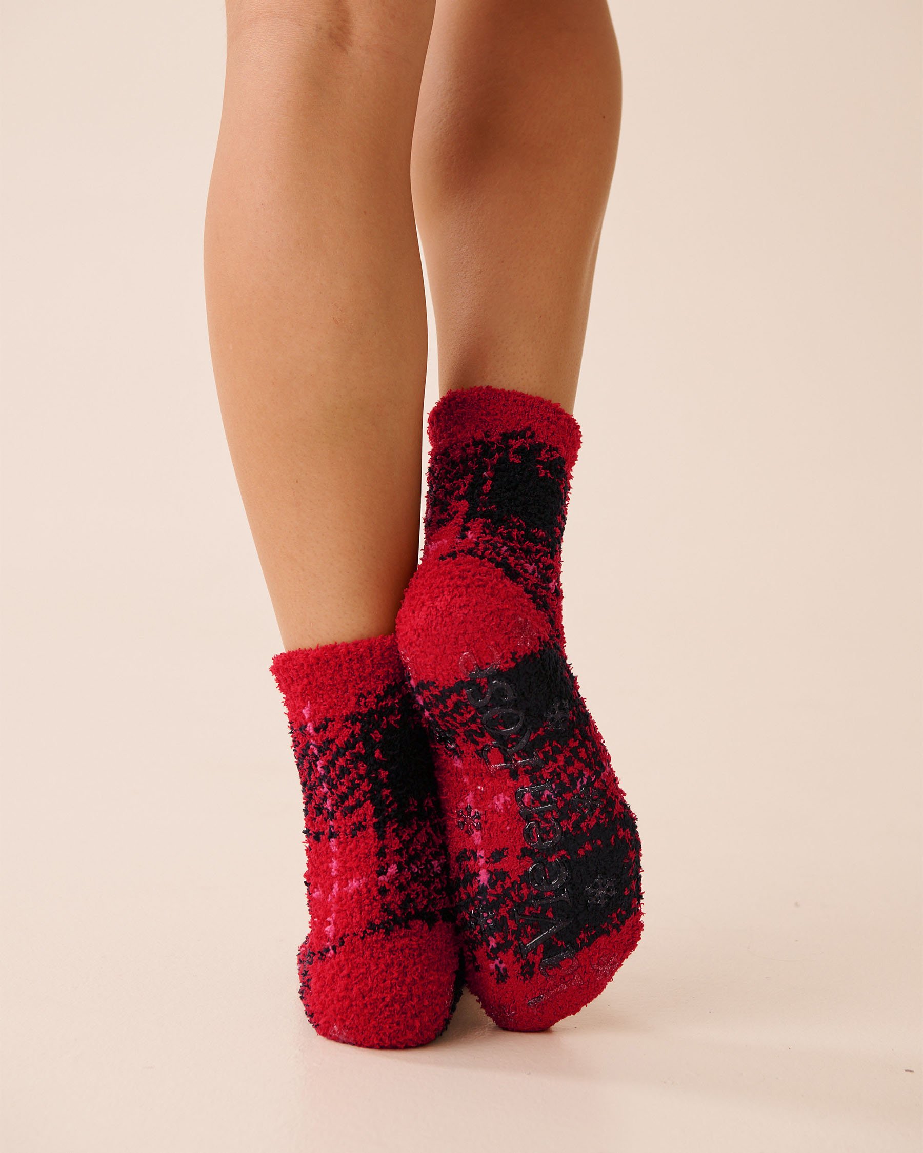 LA VIE EN ROSE Plush Buffalo Plaid Socks Buffalo Plaid 40700425 - View2