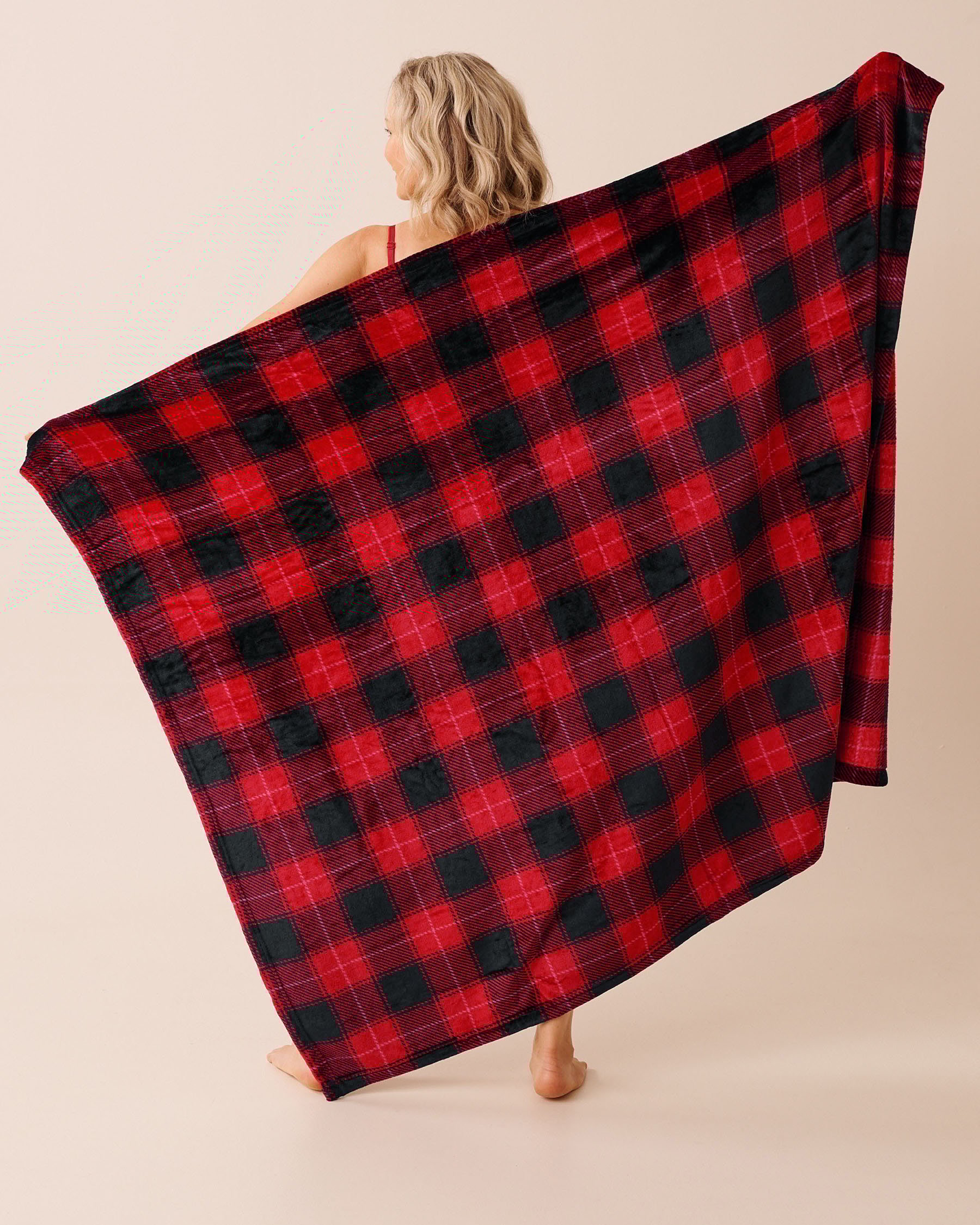 LA VIE EN ROSE Buffalo Plaid Soft Plush Blanket Buffalo Plaid 40700441 - View2