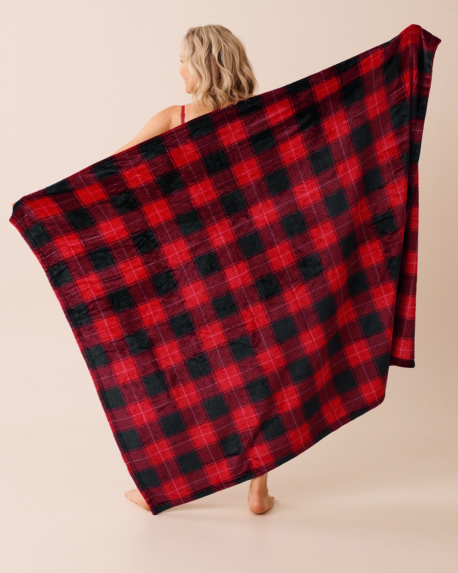 LA VIE EN ROSE Buffalo Plaid Soft Plush Blanket Buffalo Plaid 40700441 - View2
