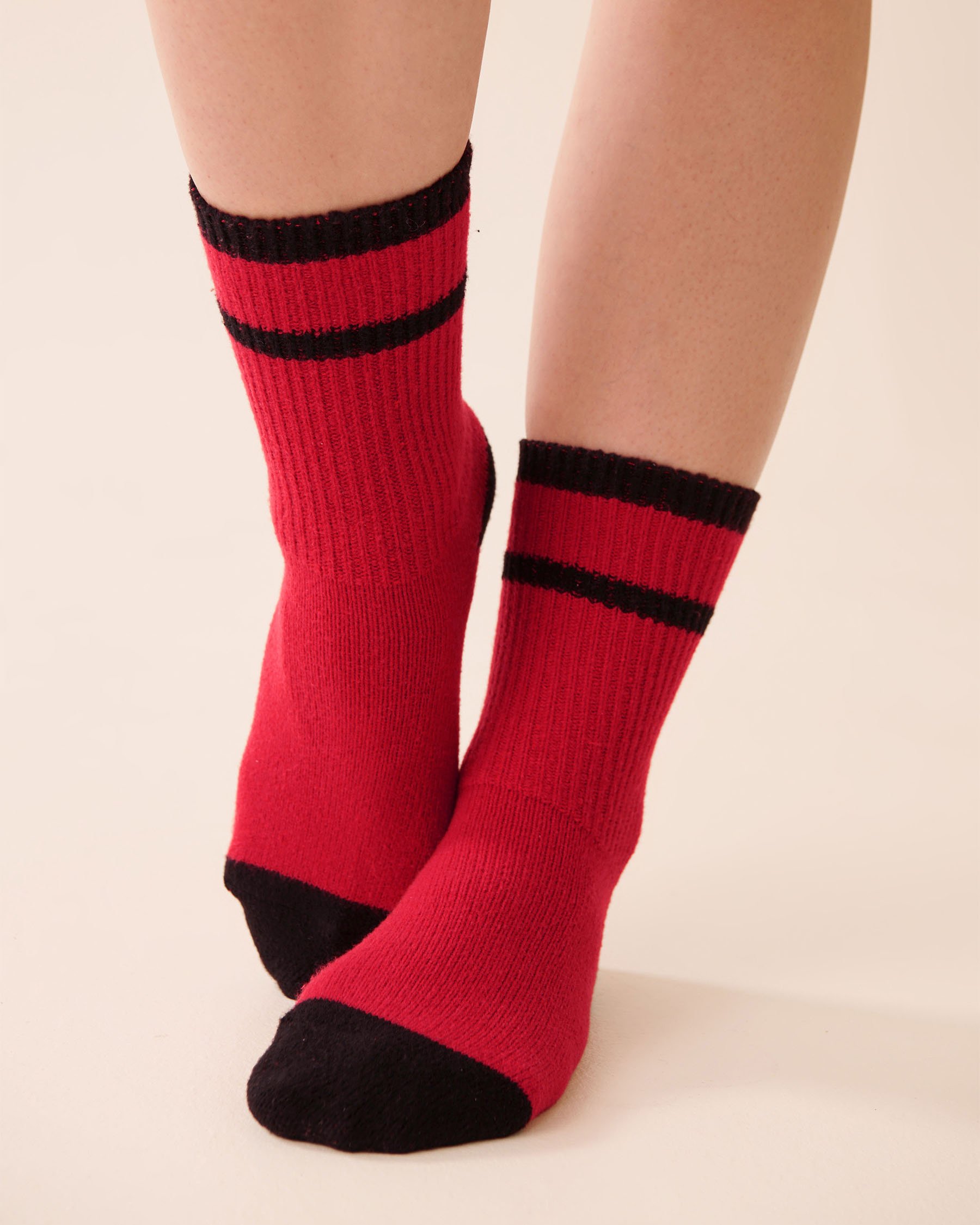LA VIE EN ROSE Mid-calf Knit Socks Merry Red 40700424 - View1