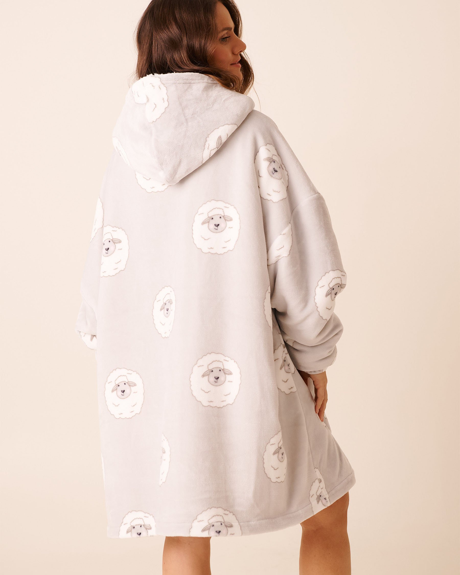 LA VIE EN ROSE Sheep Soft Plush Oversized Hoodie Grey/Sheep 40700444 - View2