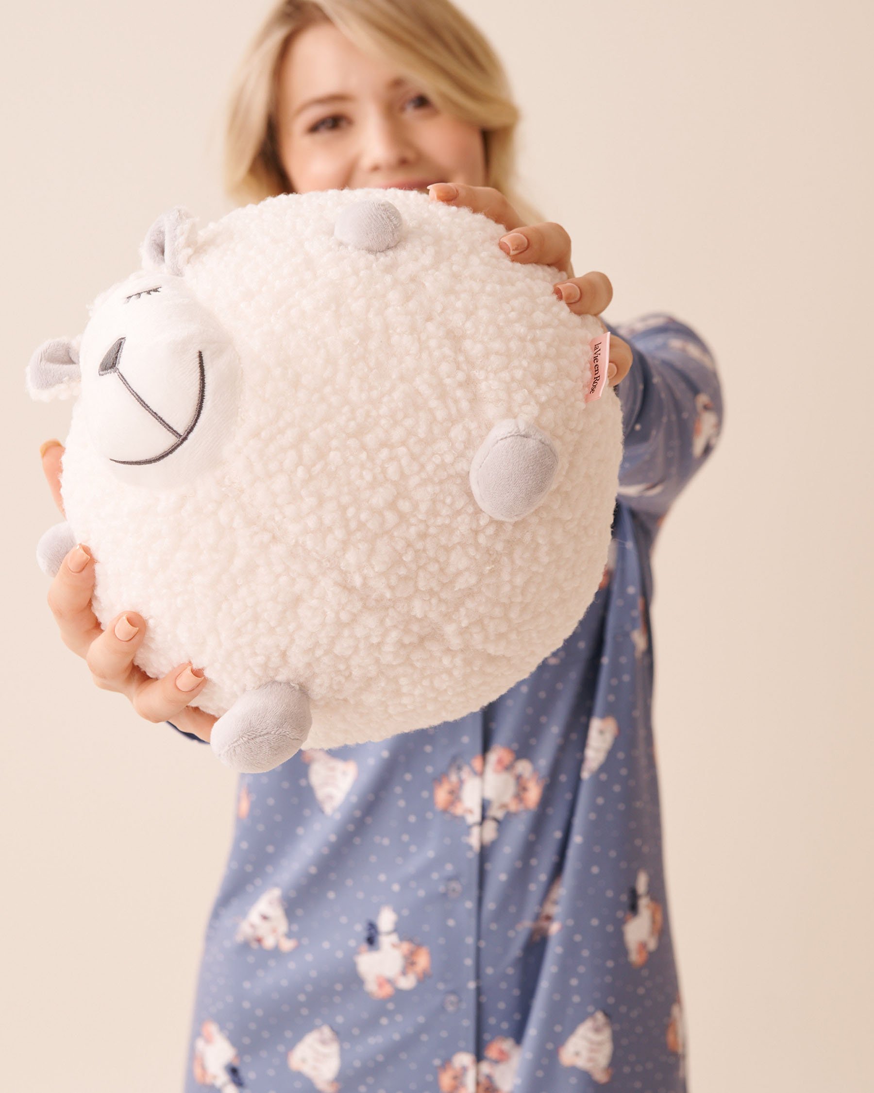 LA VIE EN ROSE Stuffed Sheep Snow White 40700434 - View2