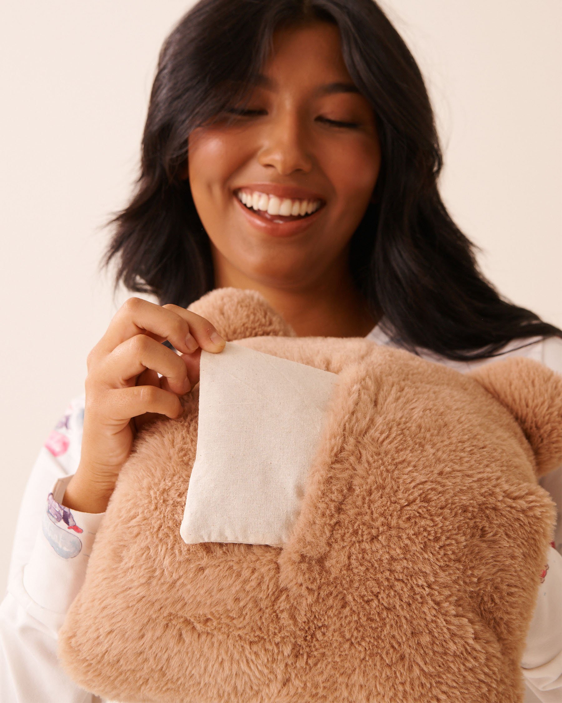 LA VIE EN ROSE Teddy Bear Hand Warmer Pillow Light Brown 40700427 - View3