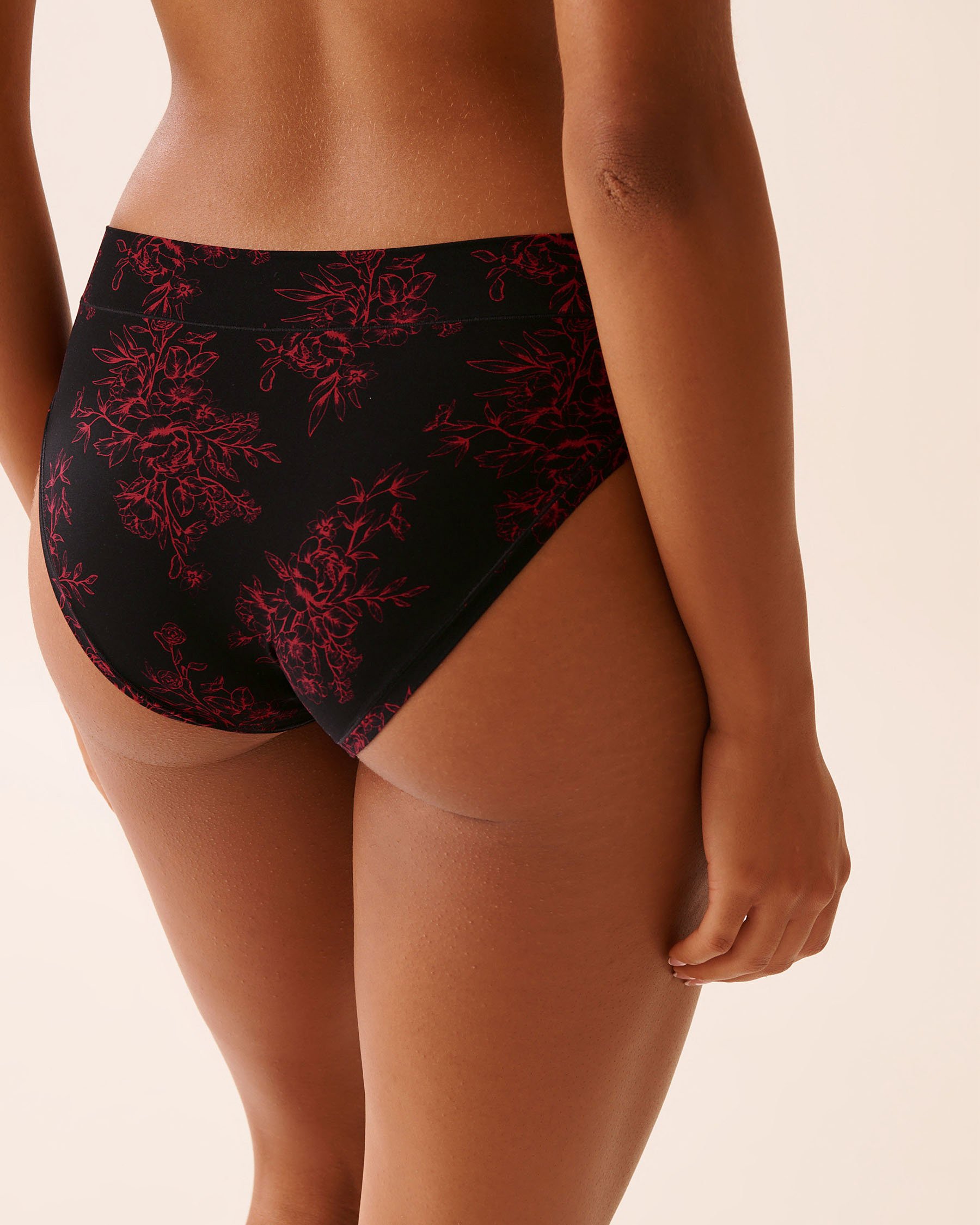 LA VIE EN ROSE Perfect Fit Bikini Panty Black/Red Flowers 20200728 - View2