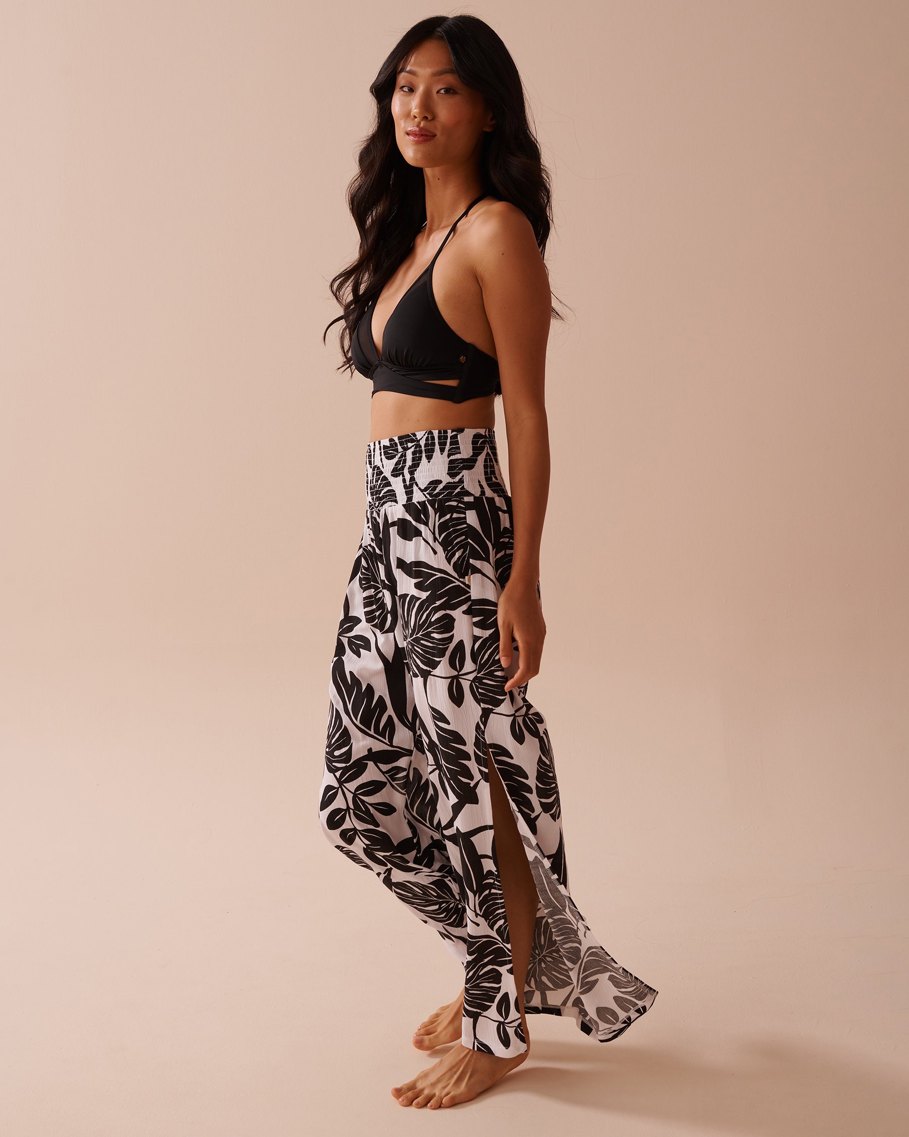 LA VIE EN ROSE AQUA Pantalon jambe large fendu sur les côtés Feuilles noires et blanches 80200057 - Voir6