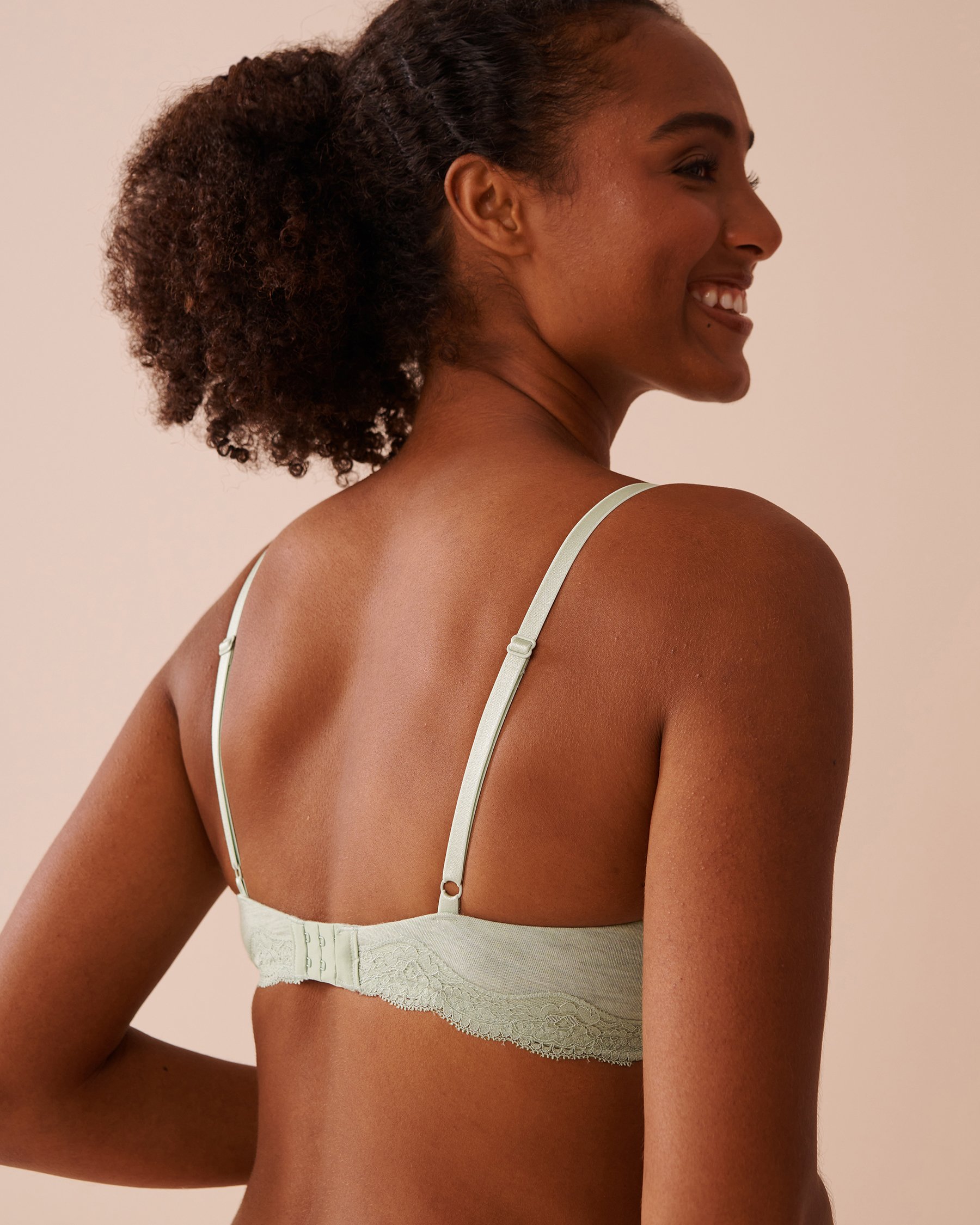 LA VIE EN ROSE Soutien-gorge doublure légère demi-buste en modal et dentelle Vert glacé 10200452 - View2