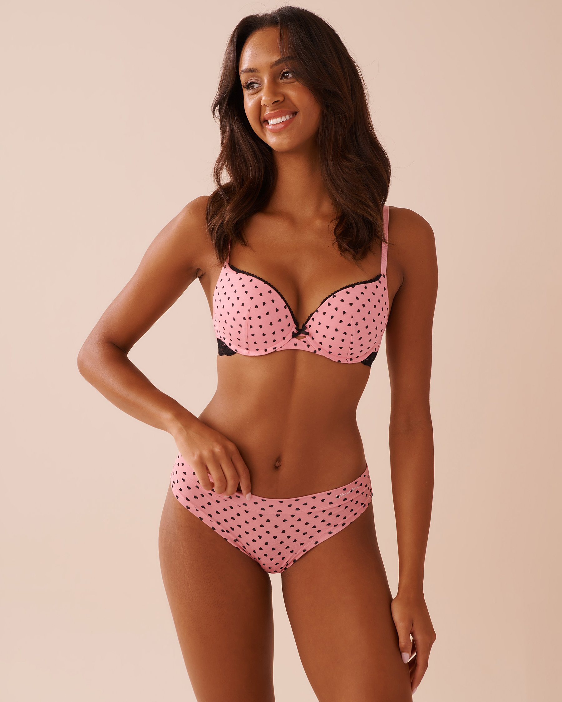 LA VIE EN ROSE Soutien-gorge push-up demi-buste en modal et dentelle Rose/Cœurs noirs 10300173 - Voir1