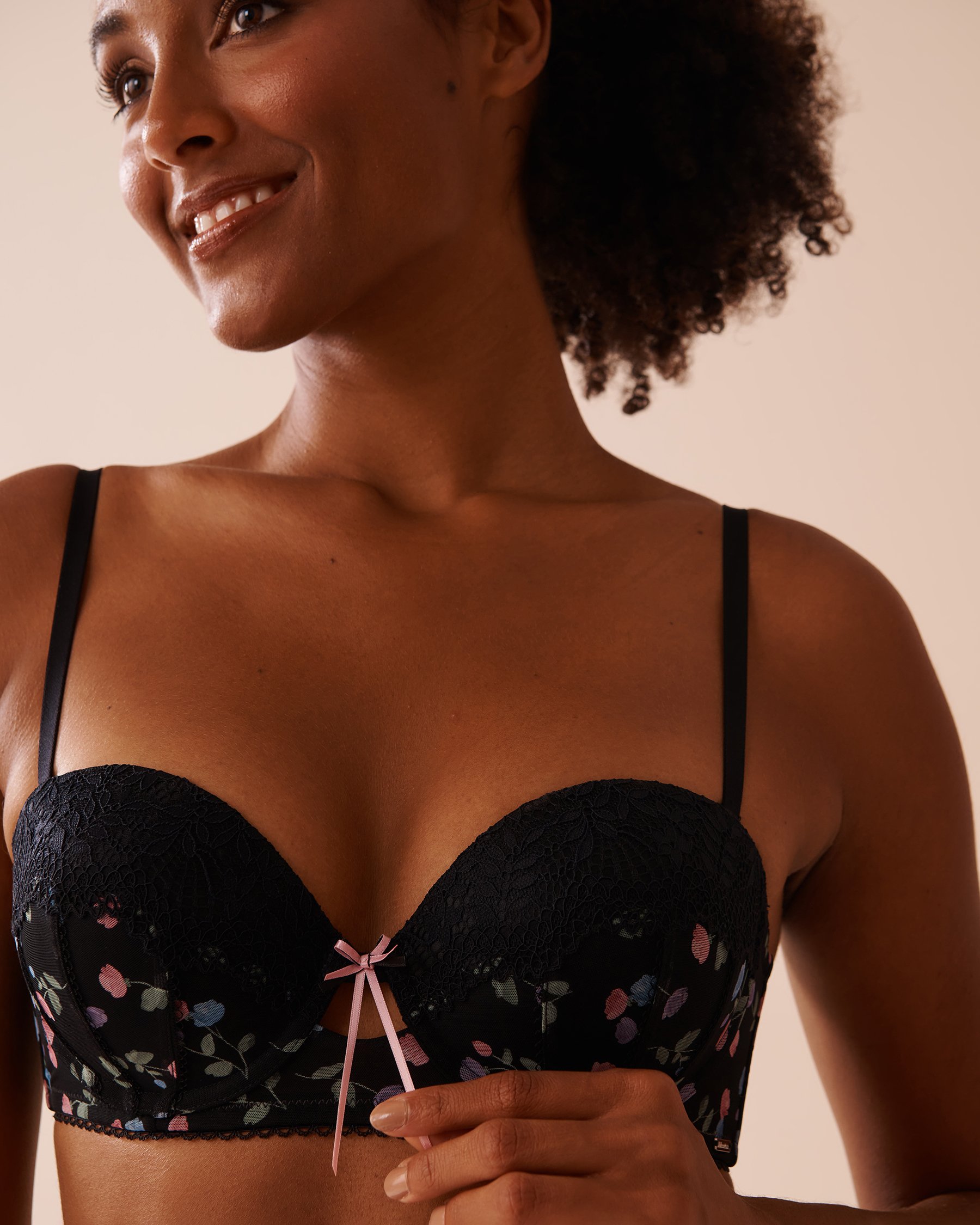 LA VIE EN ROSE Soutien-gorge push-up sans bretelles demi-buste Noir/Tulipes pastel 10300174 - Voir3