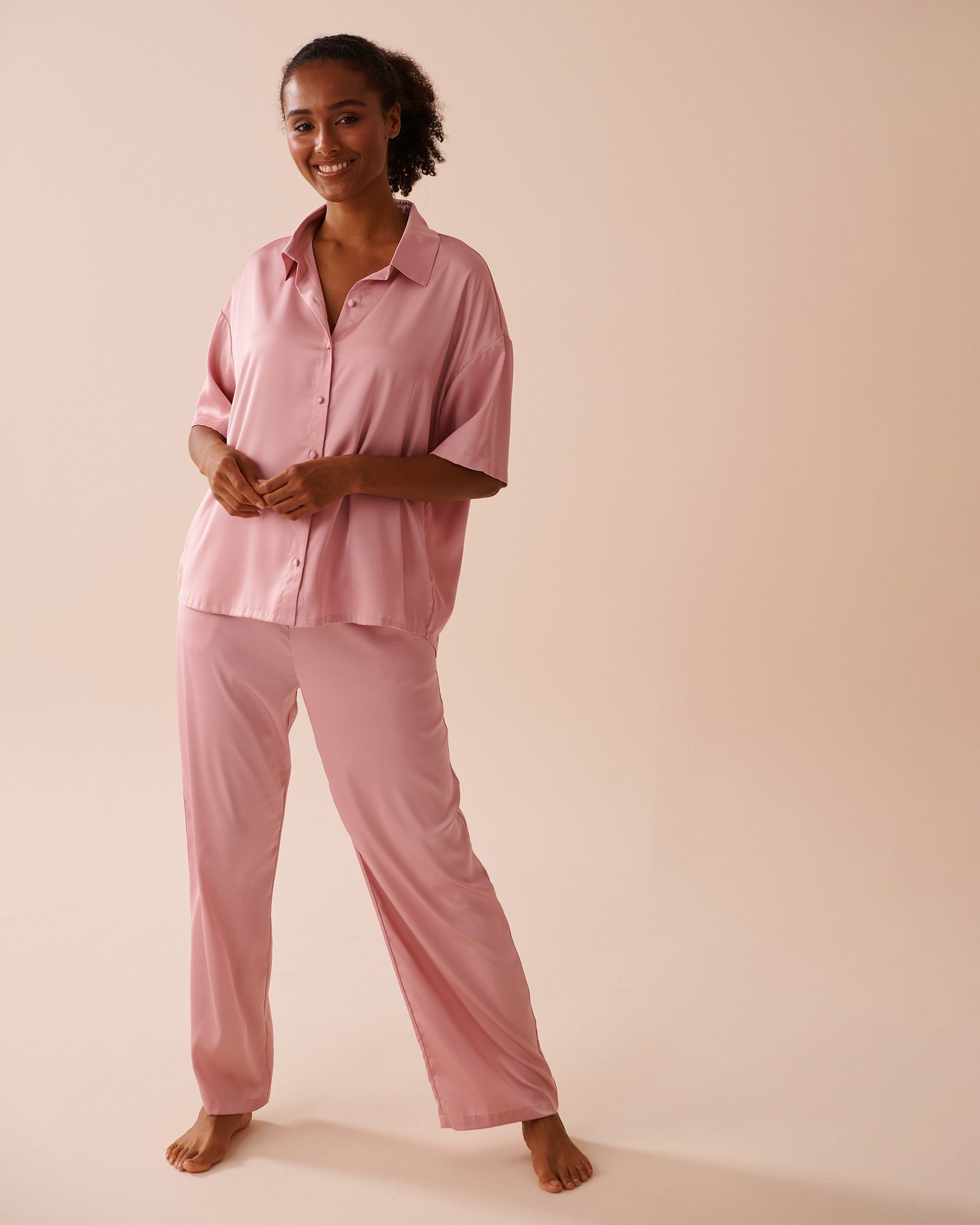 LA VIE EN ROSE Ensemble pyjama manches courtes en satin Rose tendre 60400048 - View1