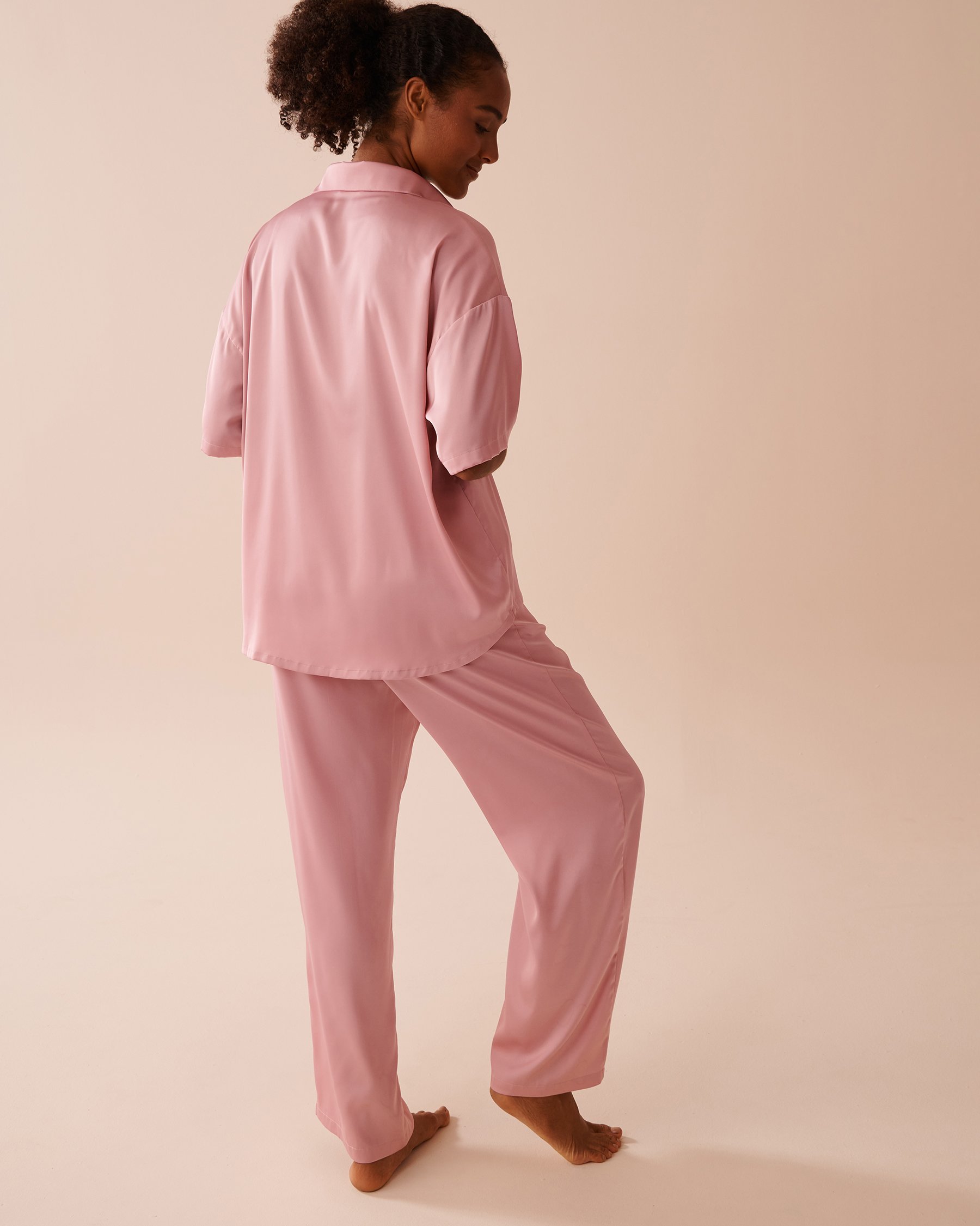 LA VIE EN ROSE Ensemble pyjama manches courtes en satin Rose tendre 60400048 - View2