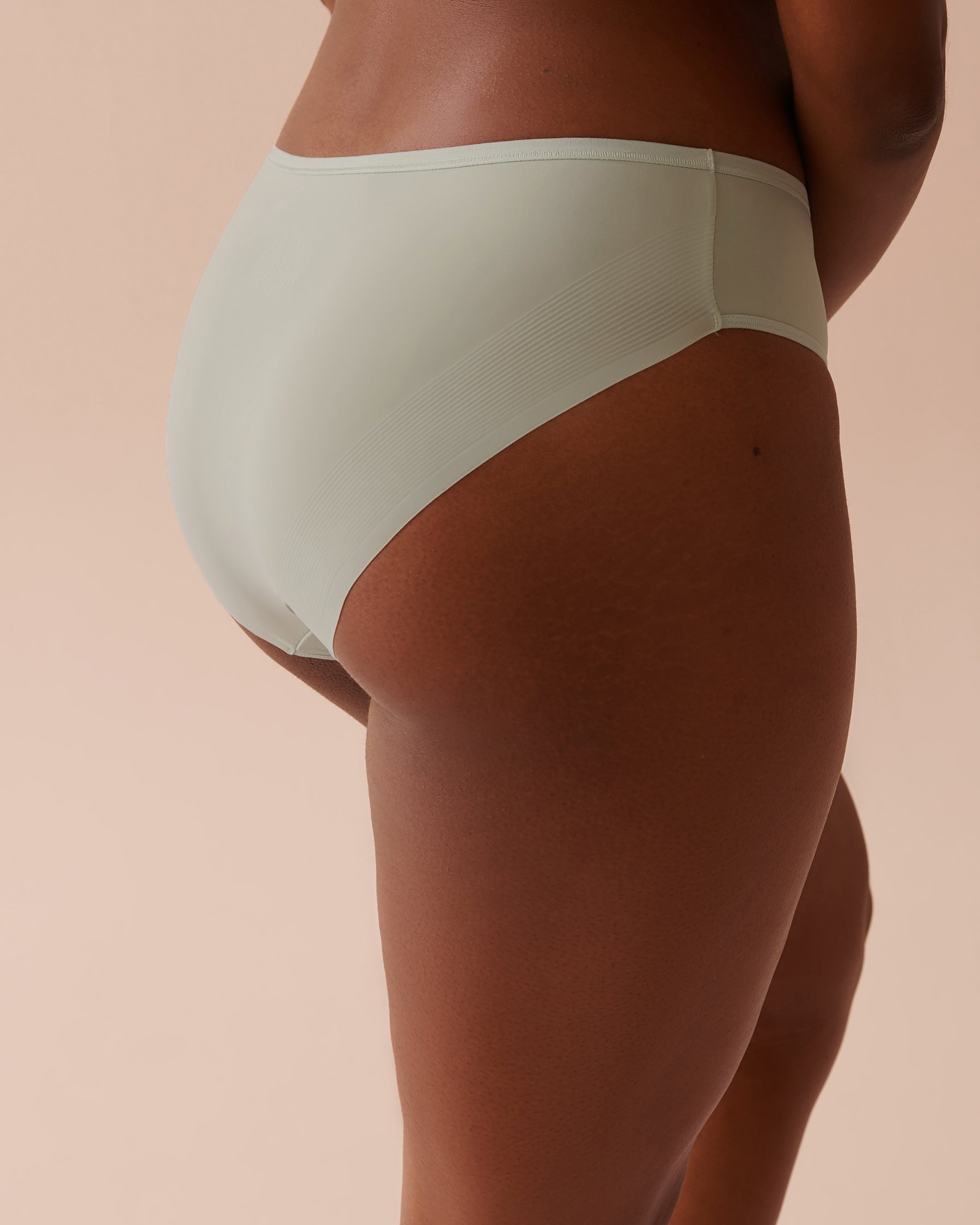 LA VIE EN ROSE Culotte bikini microfibre dos lisse Vert glacé 20300373 - View2