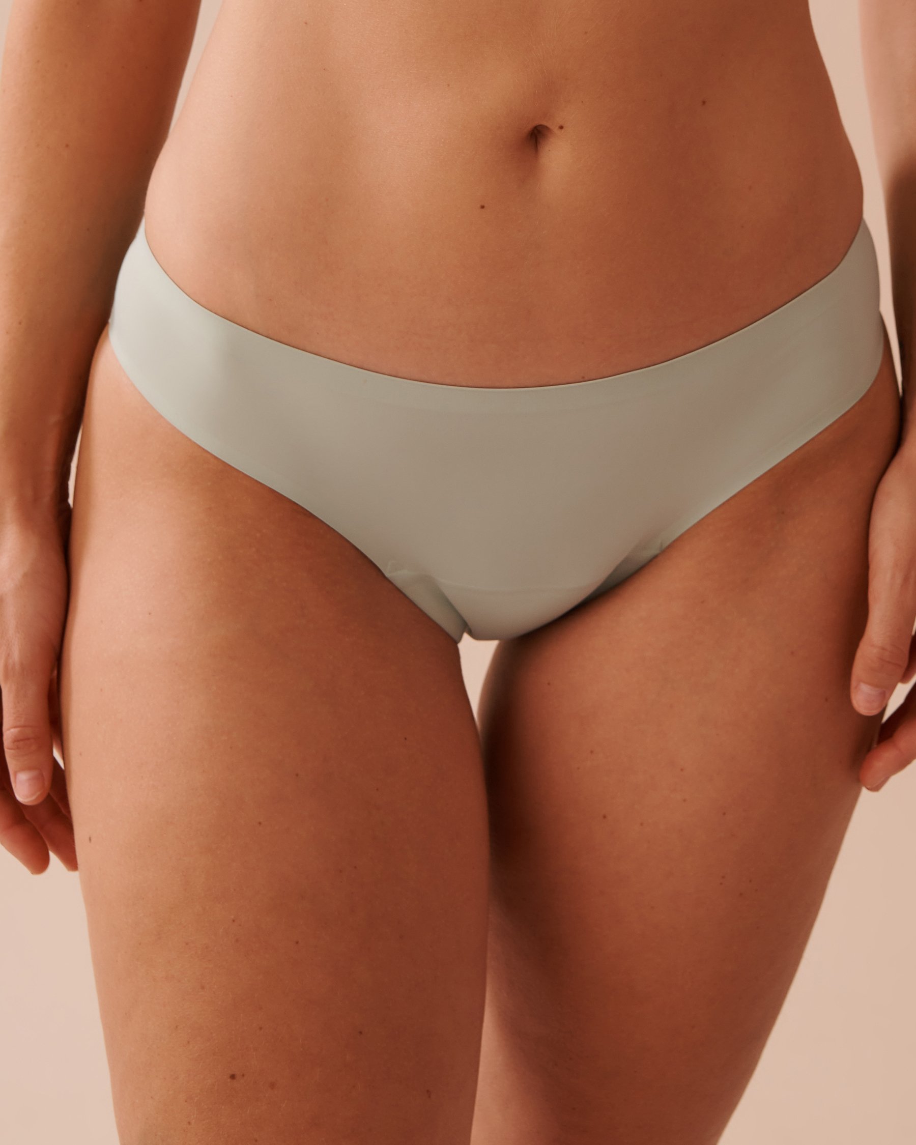 LA VIE EN ROSE Culotte menstruelle coupe bikini absorption régulière Vert glacé 20400017 - Voir3