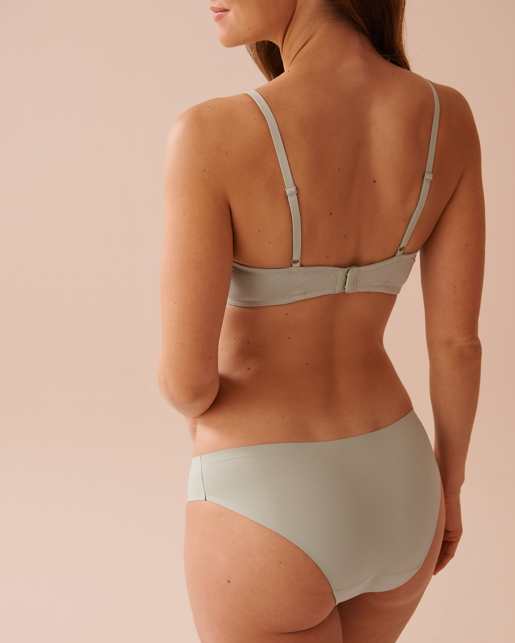 LA VIE EN ROSE Culotte menstruelle coupe bikini absorption régulière Vert glacé 20400017 - Voir4