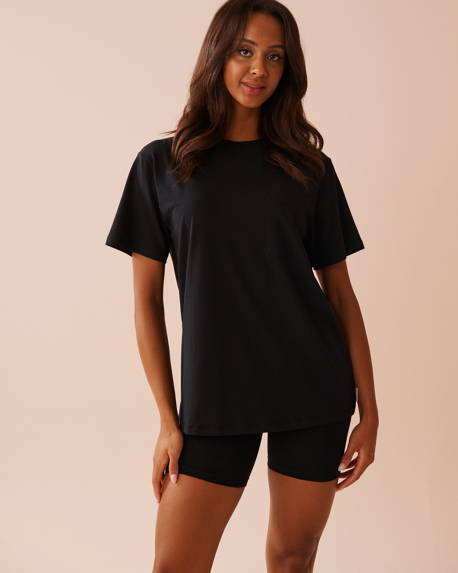 LA VIE EN ROSE Cotton T-shirt with Pocket Black 40100677 - View1