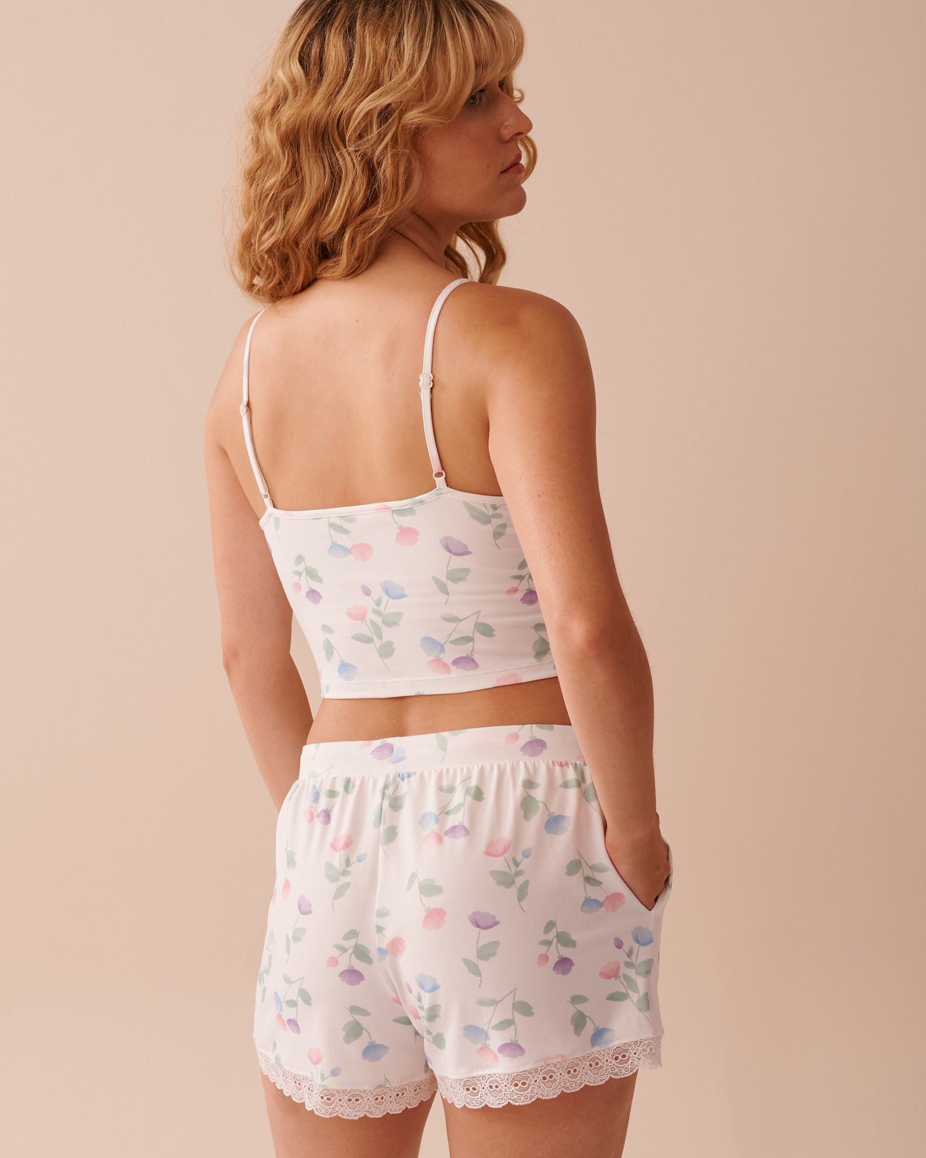 LA VIE EN ROSE Tulip Print Super Soft Crop Cami with Shelf Bra White/Pastel Tulips 40100683 - View2