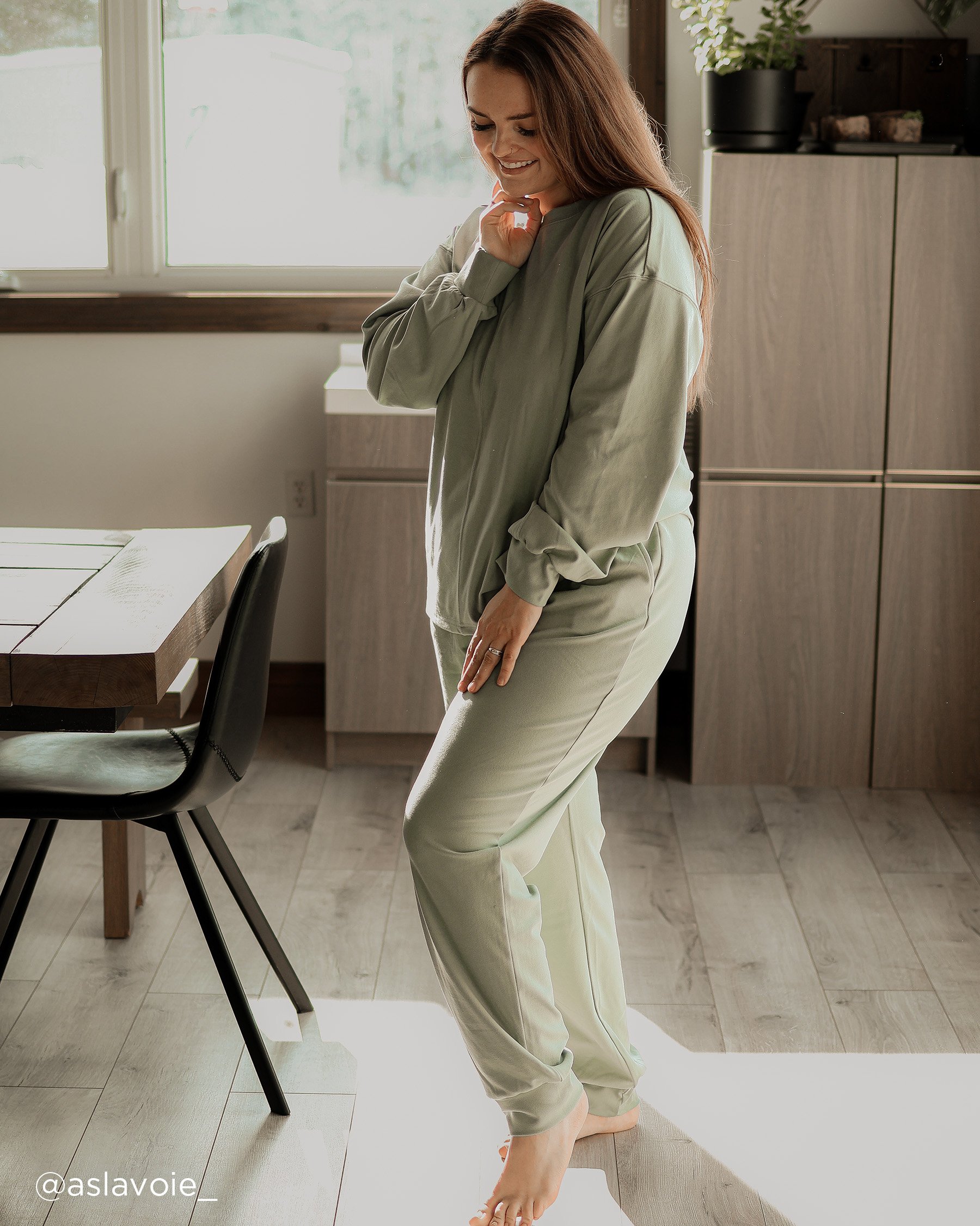 LA VIE EN ROSE Lightly Ribbed Jogger Pants Olive Green 50200086 - View3