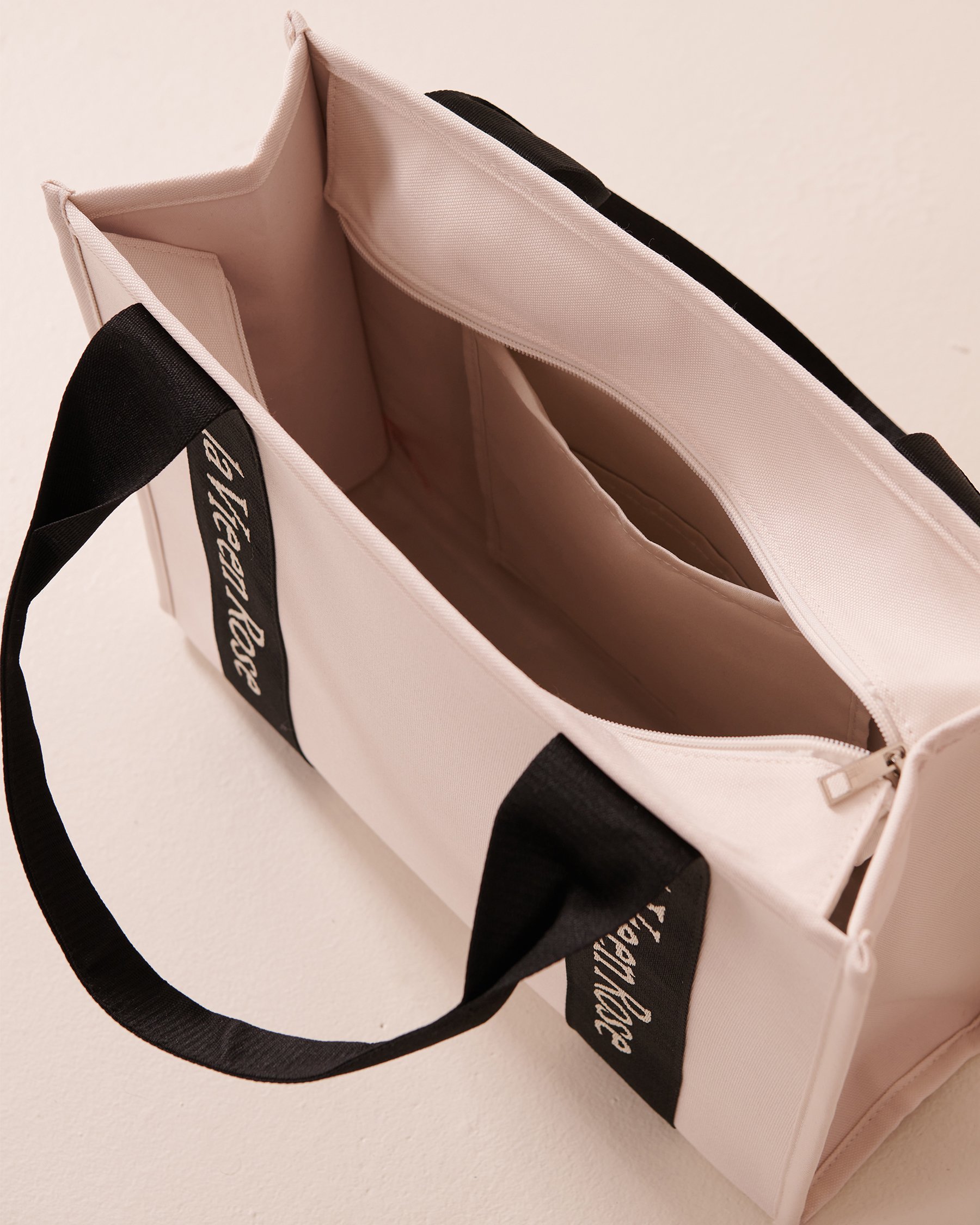 LA VIE EN ROSE Sturdy Canvas Tote Bag Light Beige 40700376 - View2