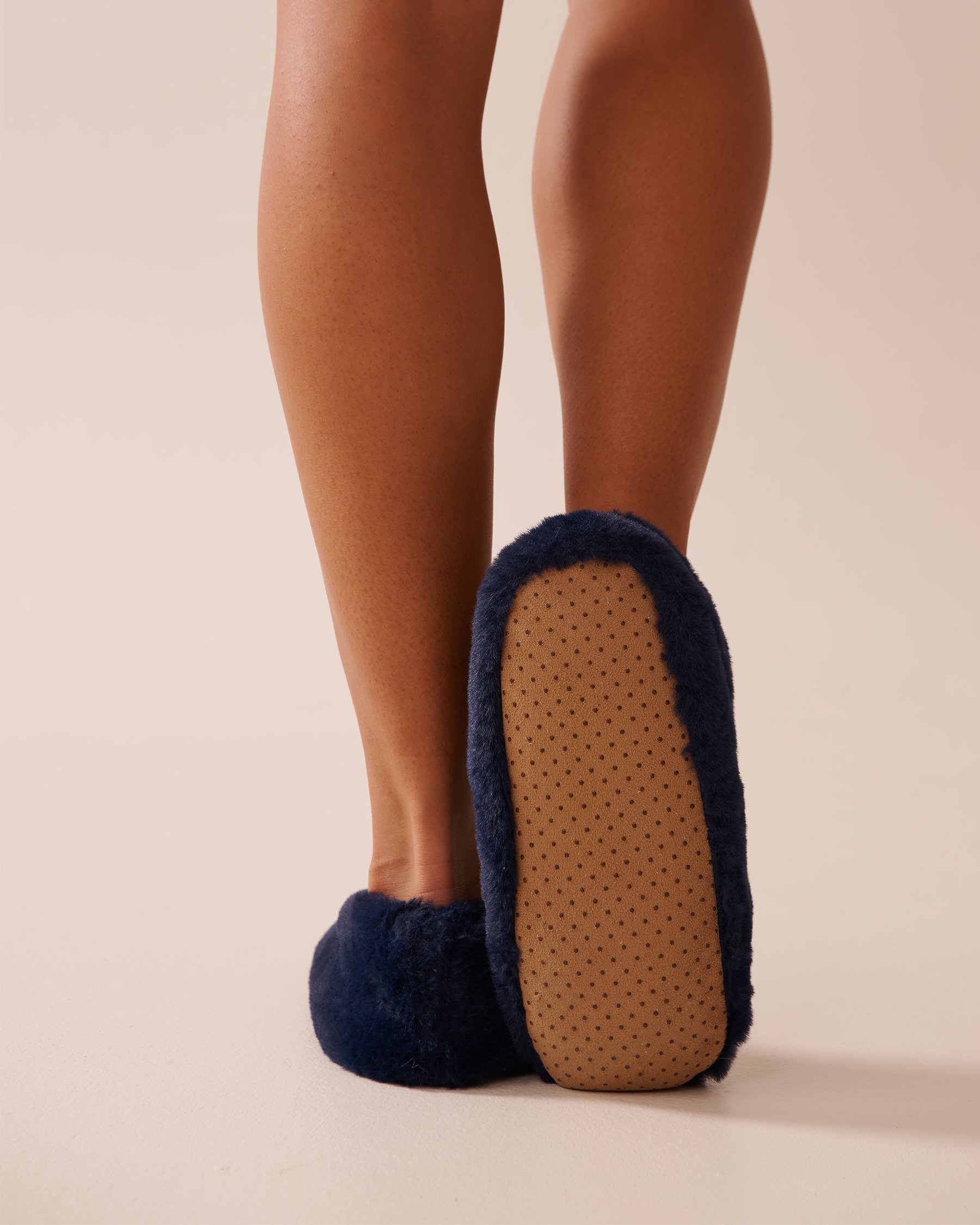 LA VIE EN ROSE Faux Fur Slipper Socks Navy Blue 40700379 - View3