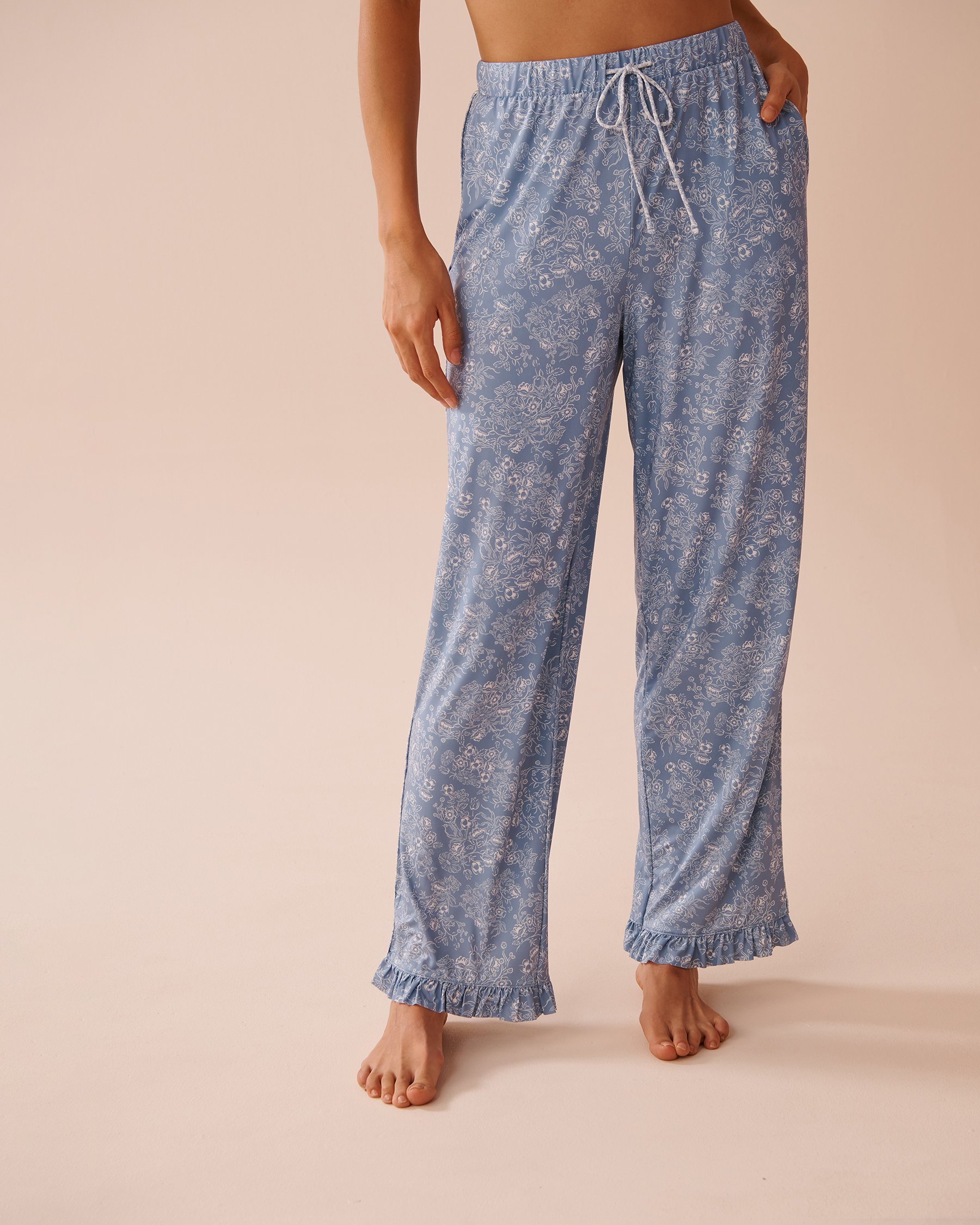 LA VIE EN ROSE Pantalon à volants en fibres recyclées imprimé floral blanc Rosée du matin 60200124 - View1