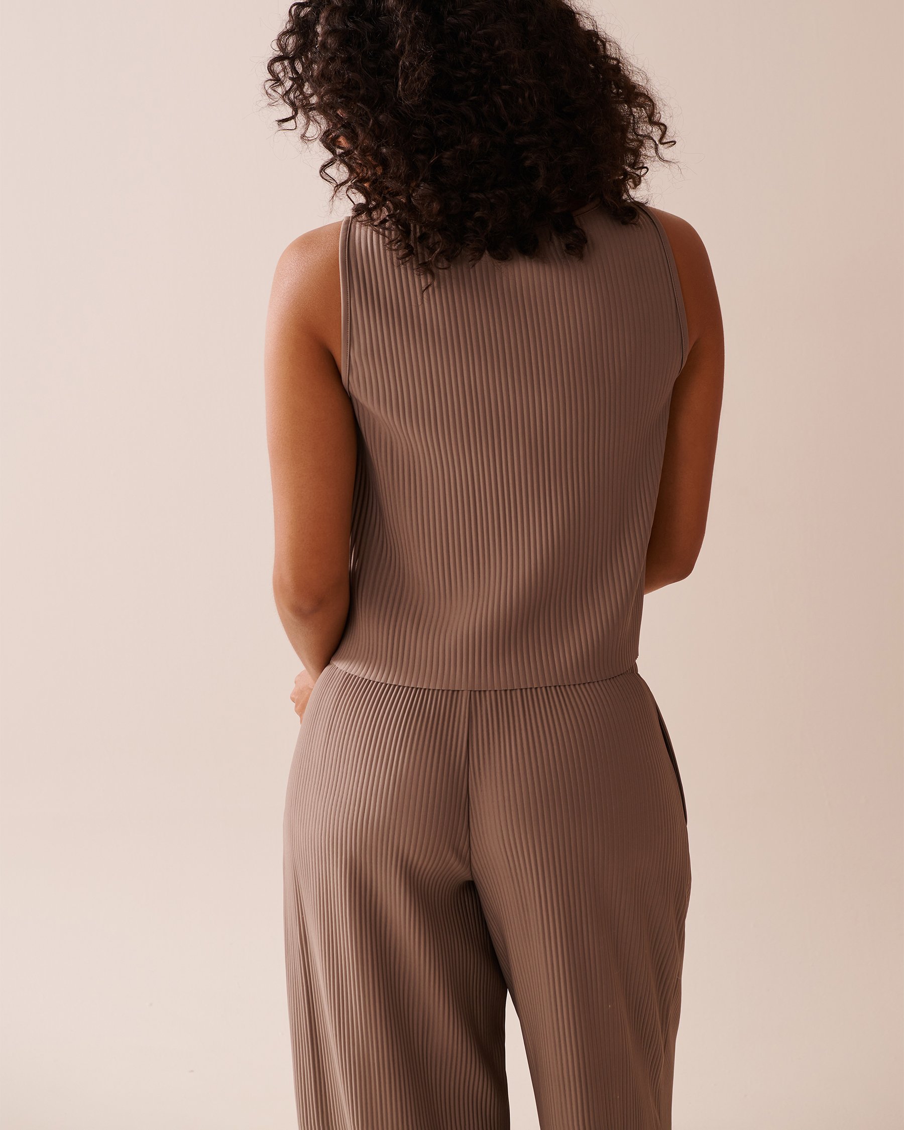 LA VIE EN ROSE Pleated Effect Cami Brown 50100102 - View2