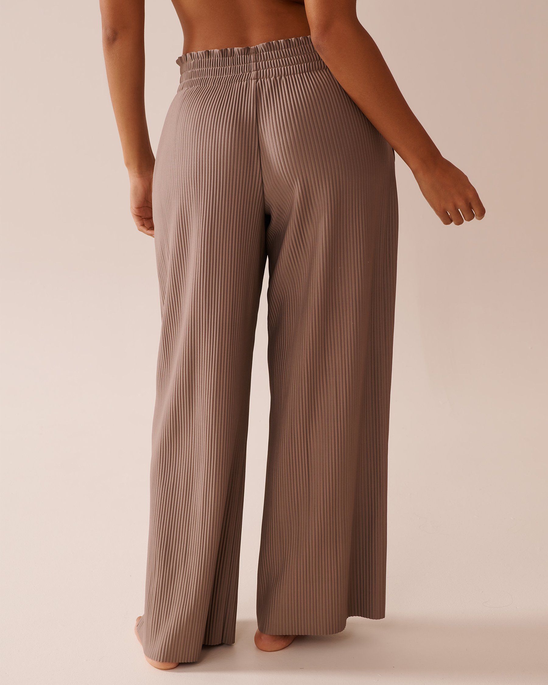 LA VIE EN ROSE Pantalon à effet plissé Brun 50200089 - View2