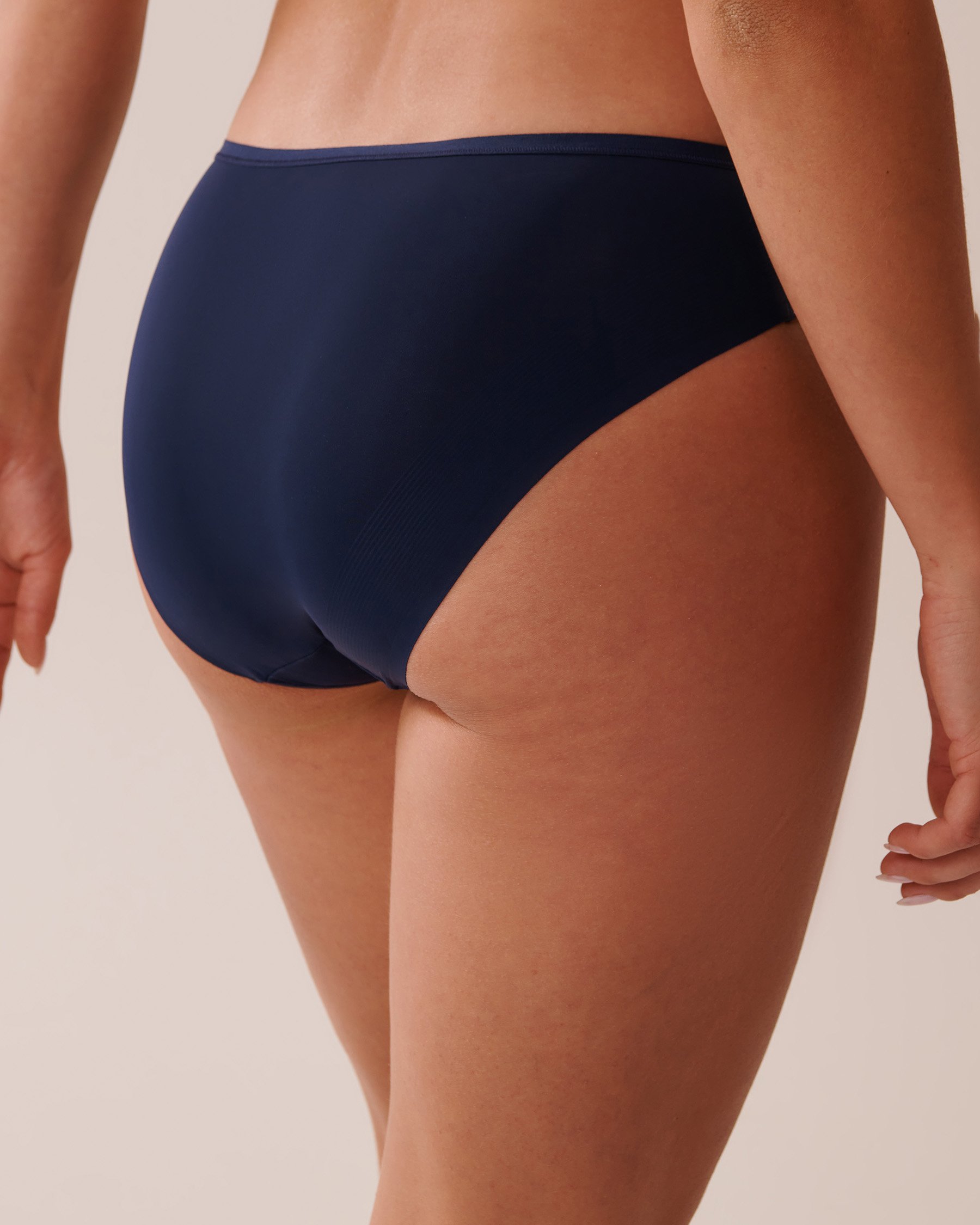 LA VIE EN ROSE Culotte bikini microfibre et dentelle dos lisse Bleu marine 20300389 - View2