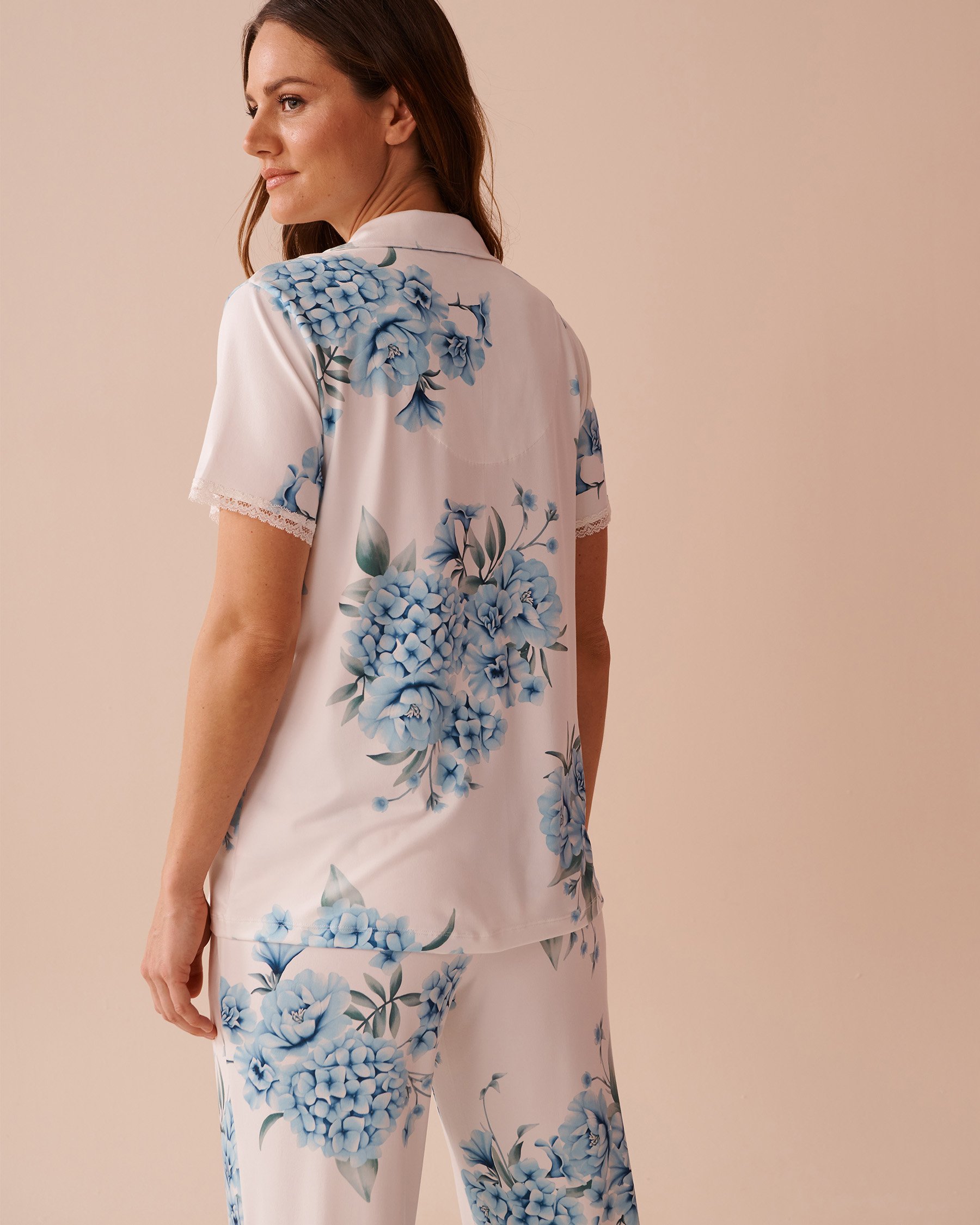 LA VIE EN ROSE Hydrangea Print Super Soft Button-down Shirt Blue Hydrangea Garden 40100706 - View2