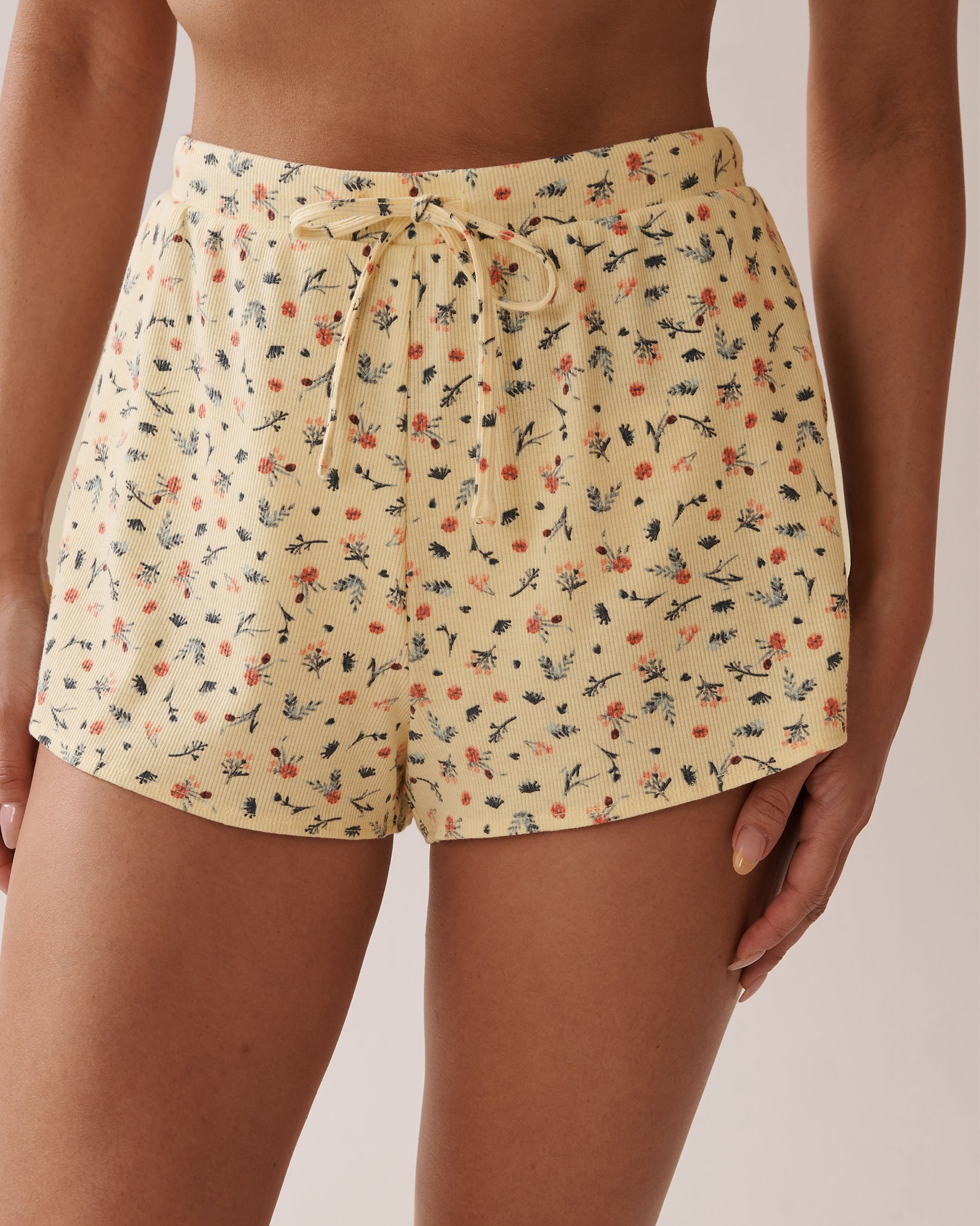 LA VIE EN ROSE Ditsy Floral Print Ribbed Shorts Spring Bouquet 40200699 - View1