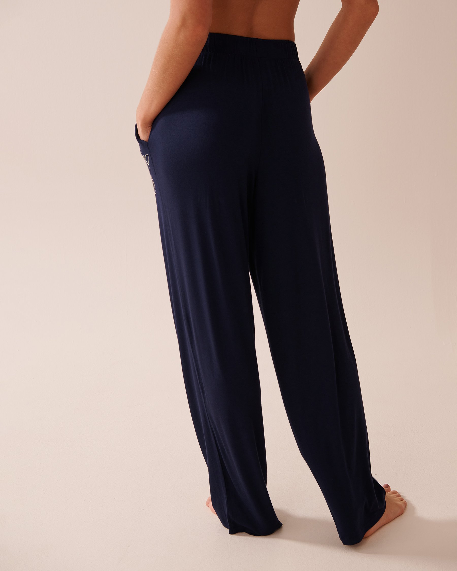 LA VIE EN ROSE Pantalon de pyjama en jersey doux imprimé papillon Bleu marine 40200708 - Voir2