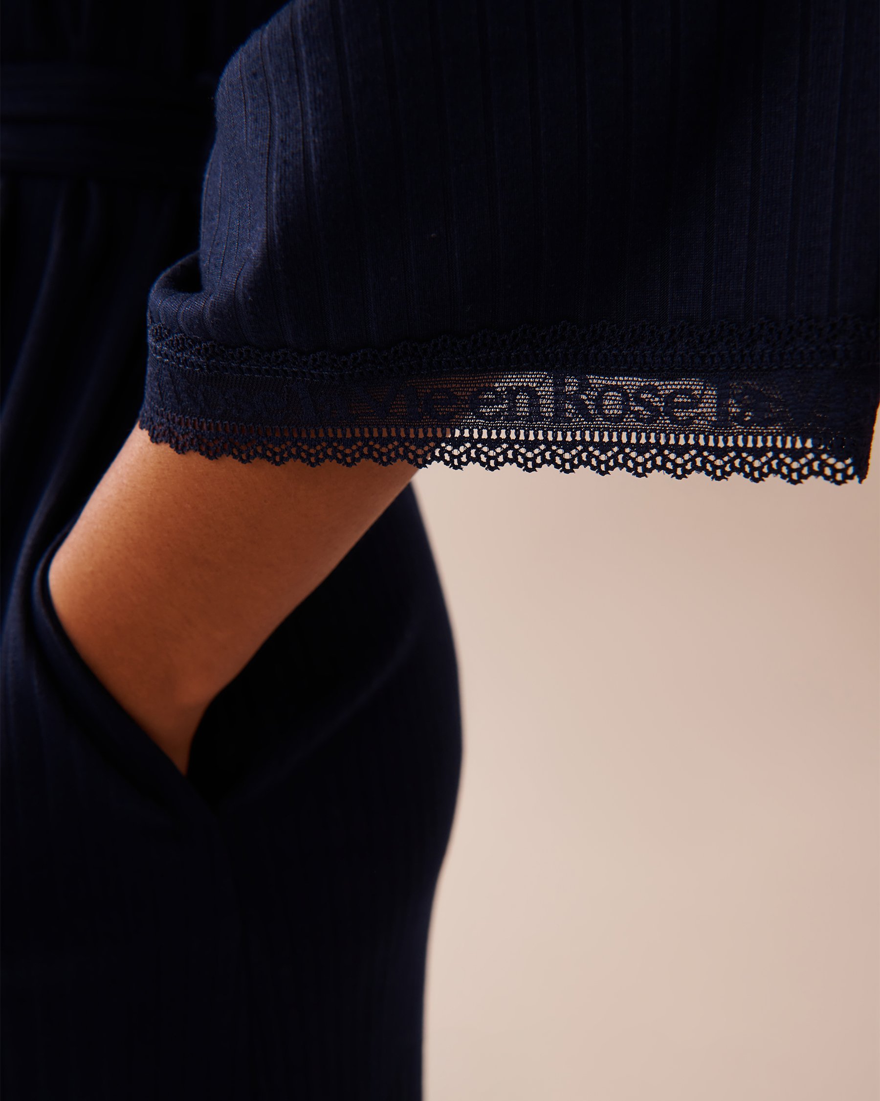 LA VIE EN ROSE Lace Trim Ribbed Jersey Kimono Navy Blue 40600202 - View7
