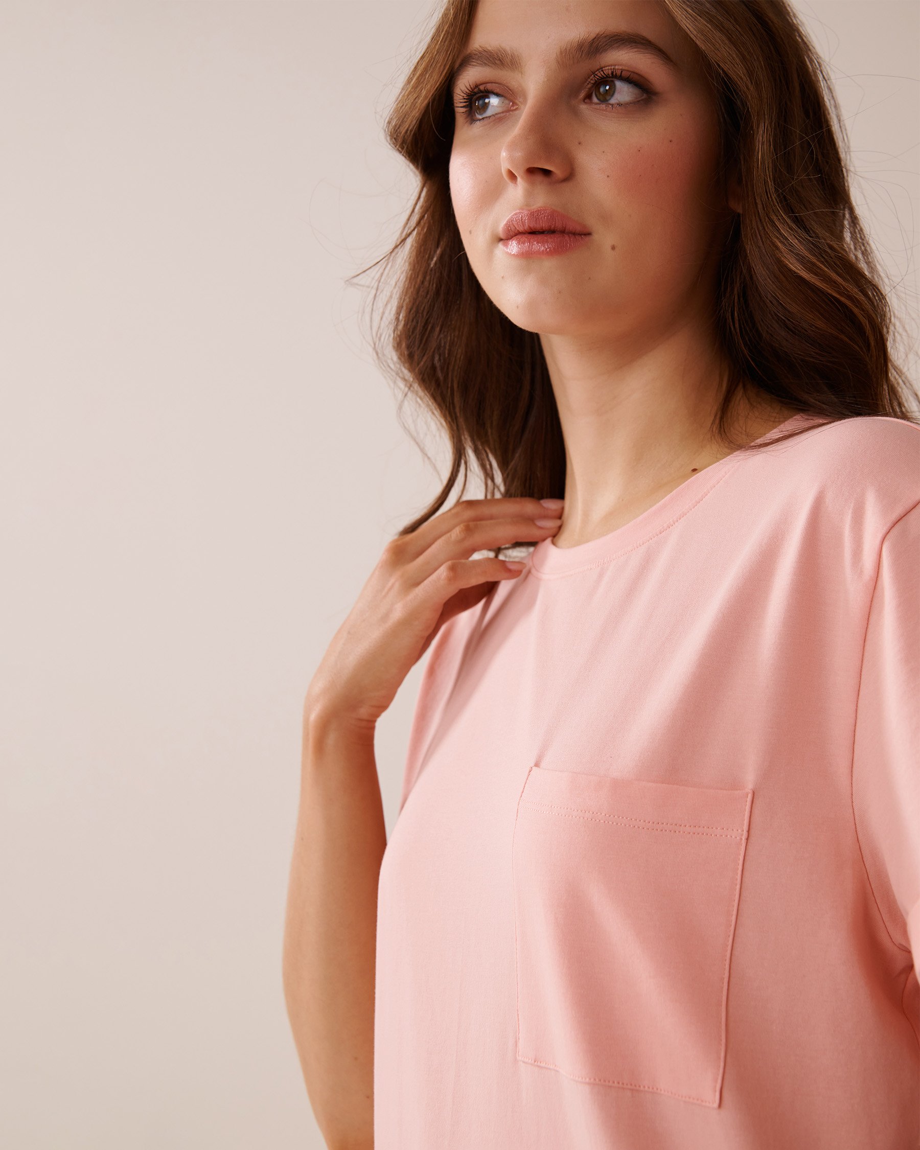 LA VIE EN ROSE T-shirt en coton à poche Rose pêche 40100698 - Voir3