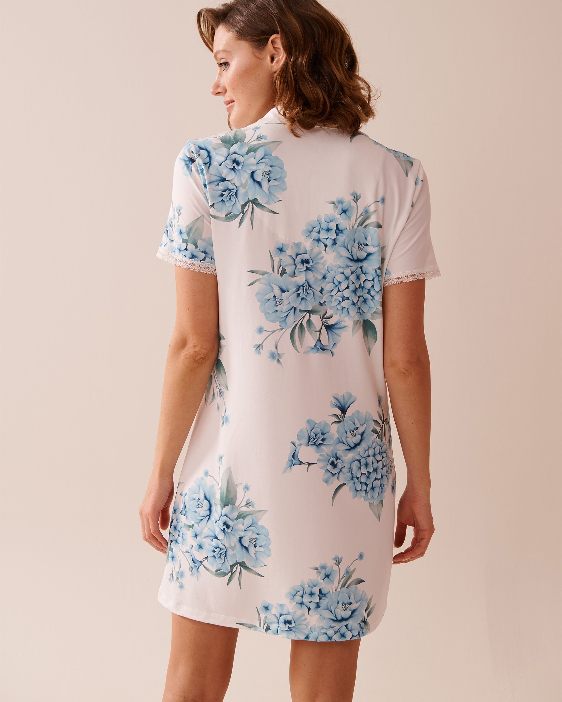 LA VIE EN ROSE Chemise de nuit boutonnée ultra douce imprimé hortensia Jardin d'hortensias bleus 40500418 - View2