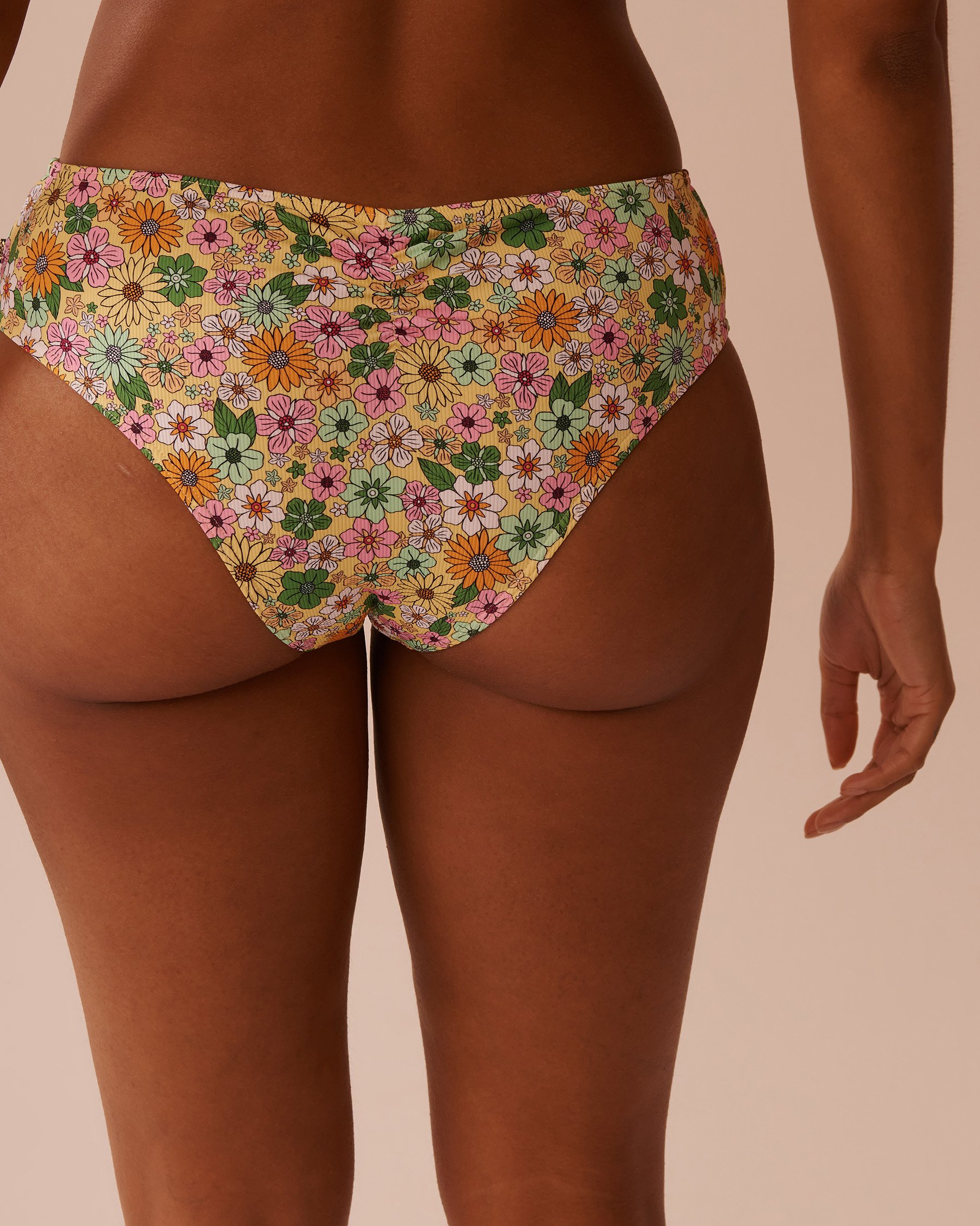 LA VIE EN ROSE AQUA Bas de bikini cheeky taille mi-haute côtelé FLOWER POWER Fleurs psychédéliques 70300672 - Voir7